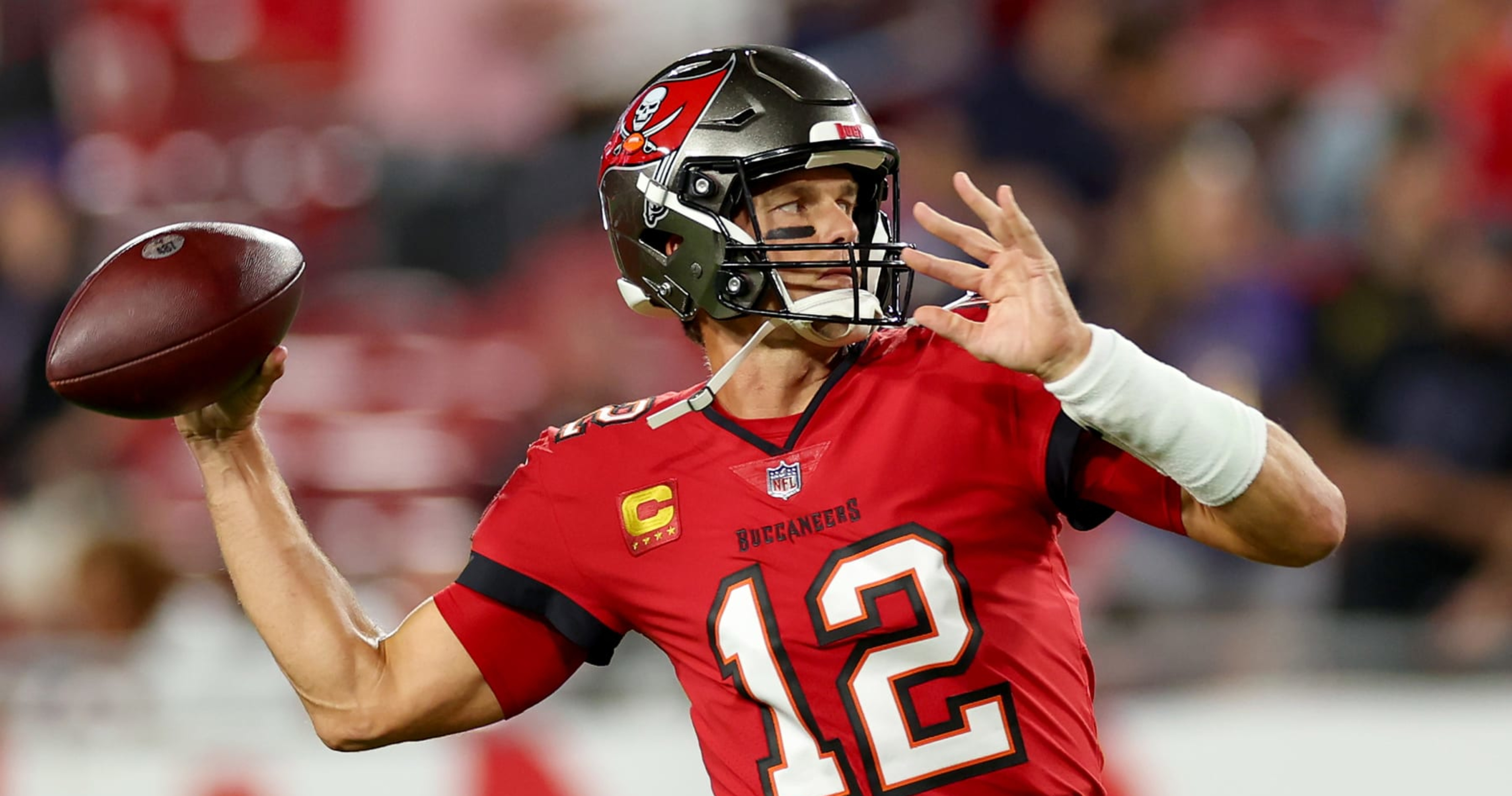 Will FOX Sports use Buccaneers' Tom Brady in its Super Bowl coverage? 