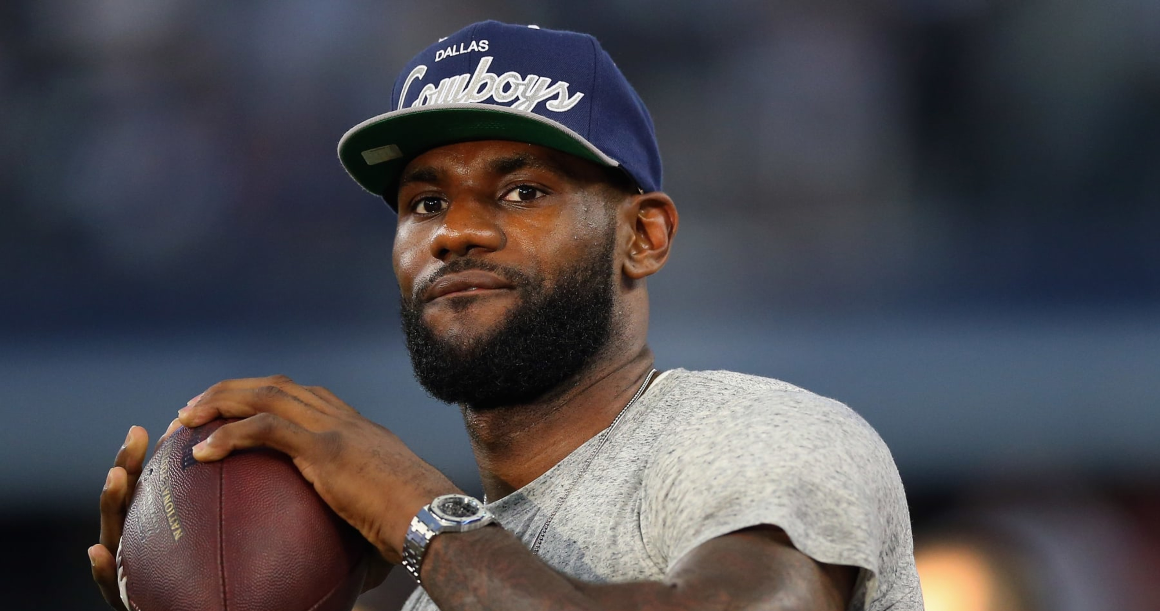 Lakers' LeBron James Says He No Longer Supports Cowboys Due to National Anthem Policy thumbnail