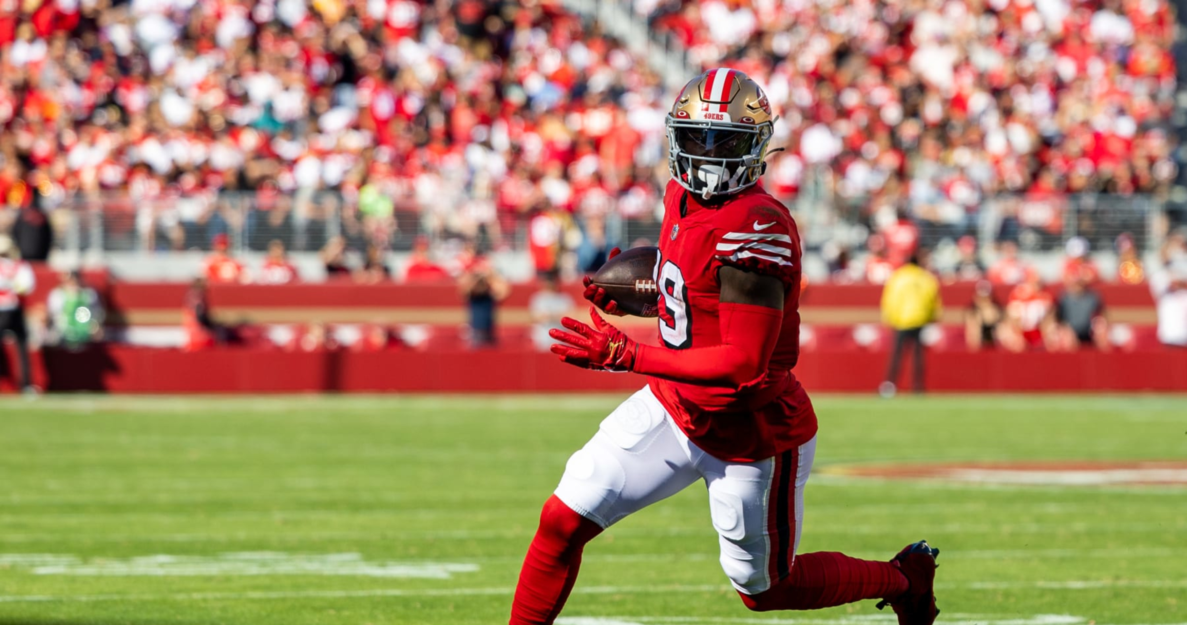 49ers WR Deebo Samuel carted off after brutal ankle injury vs. Buccaneers