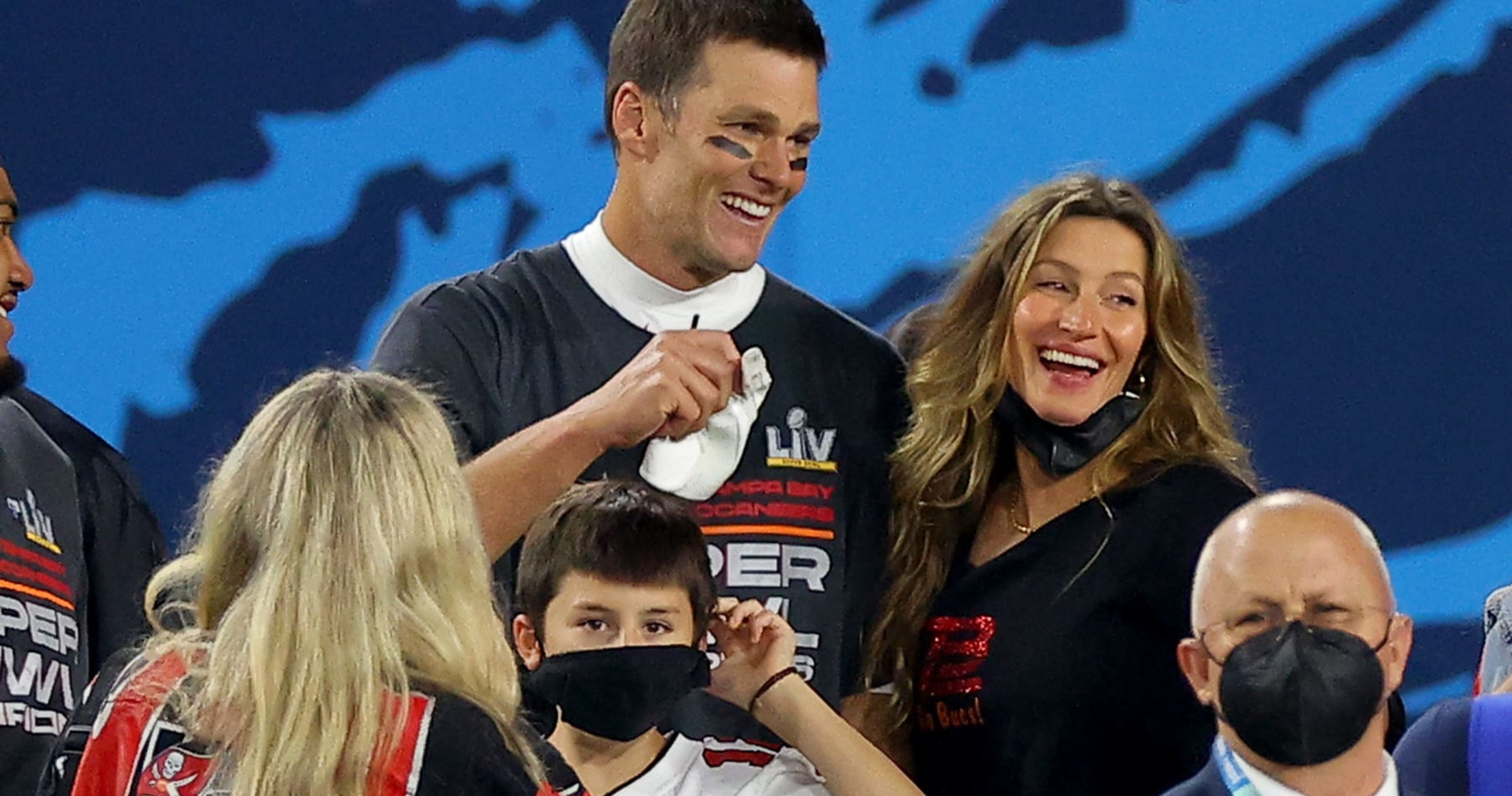 Tom Brady & Gisele Bundchen are selling this Massachusetts estate