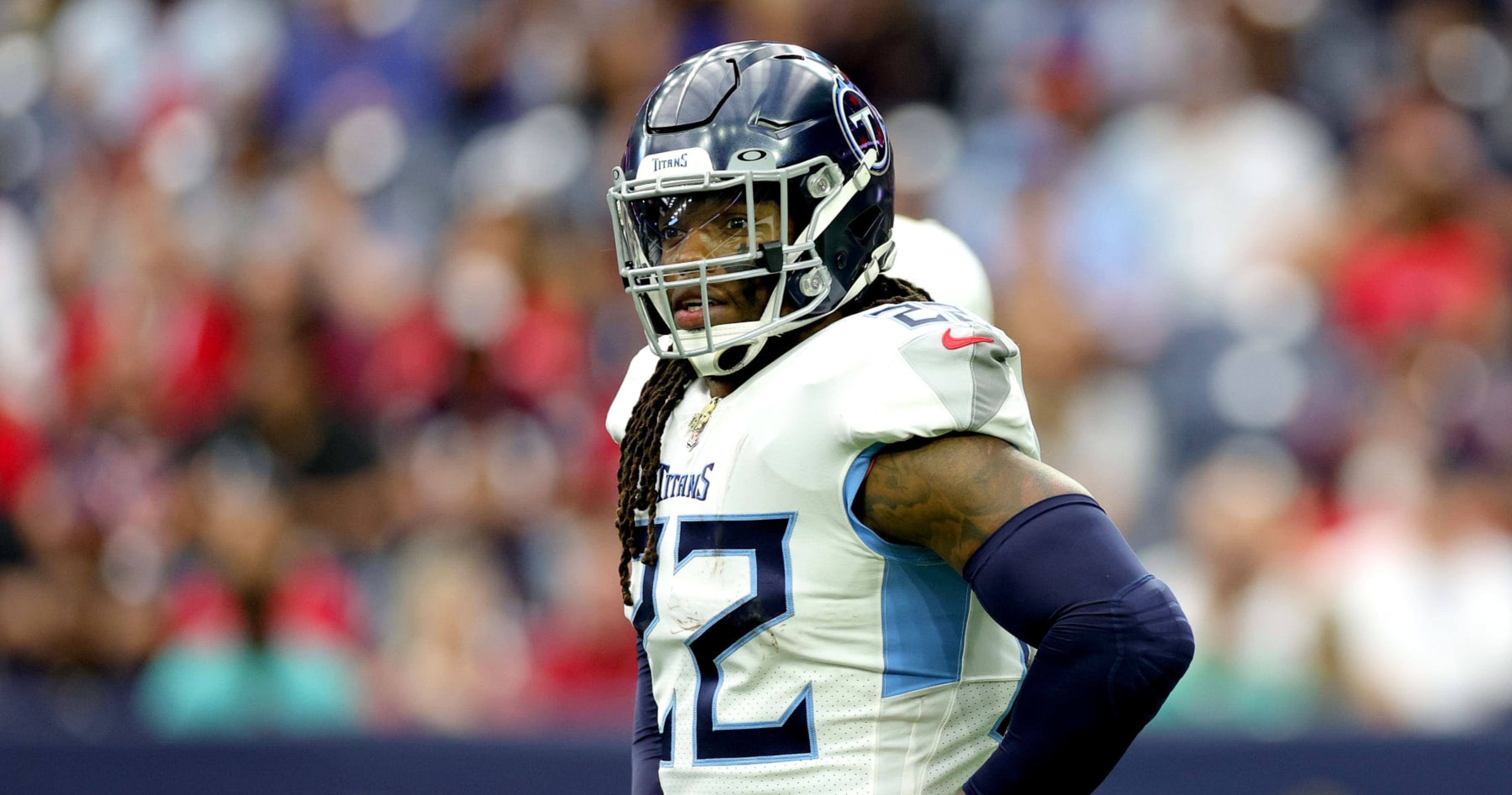 Derrick Henry has 4th consecutive 200-yard rushing game against Texans