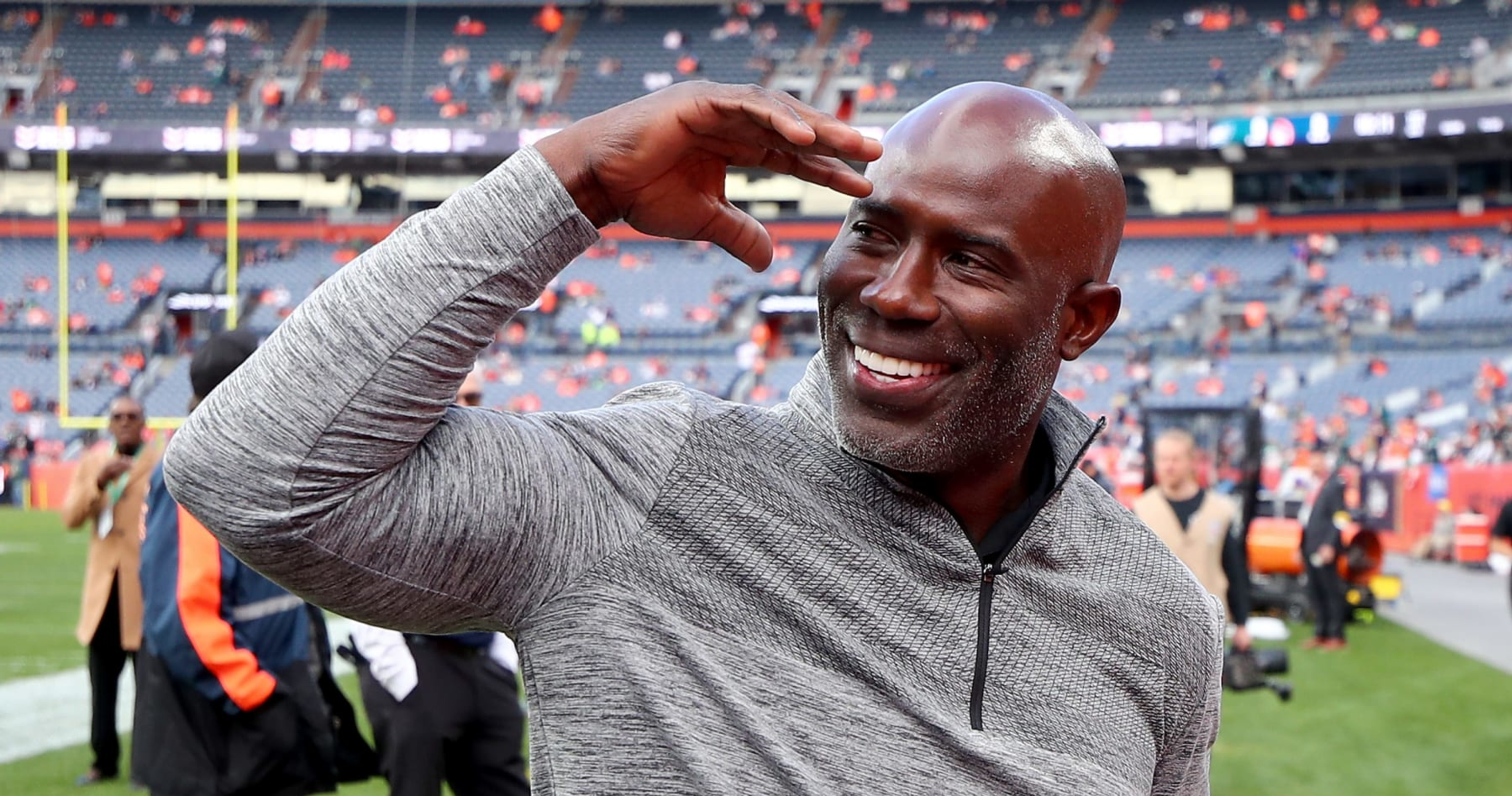 Broncos Terrell Davis scoreing the game winner in Super Bowl XXXII at  News Photo - Getty Images