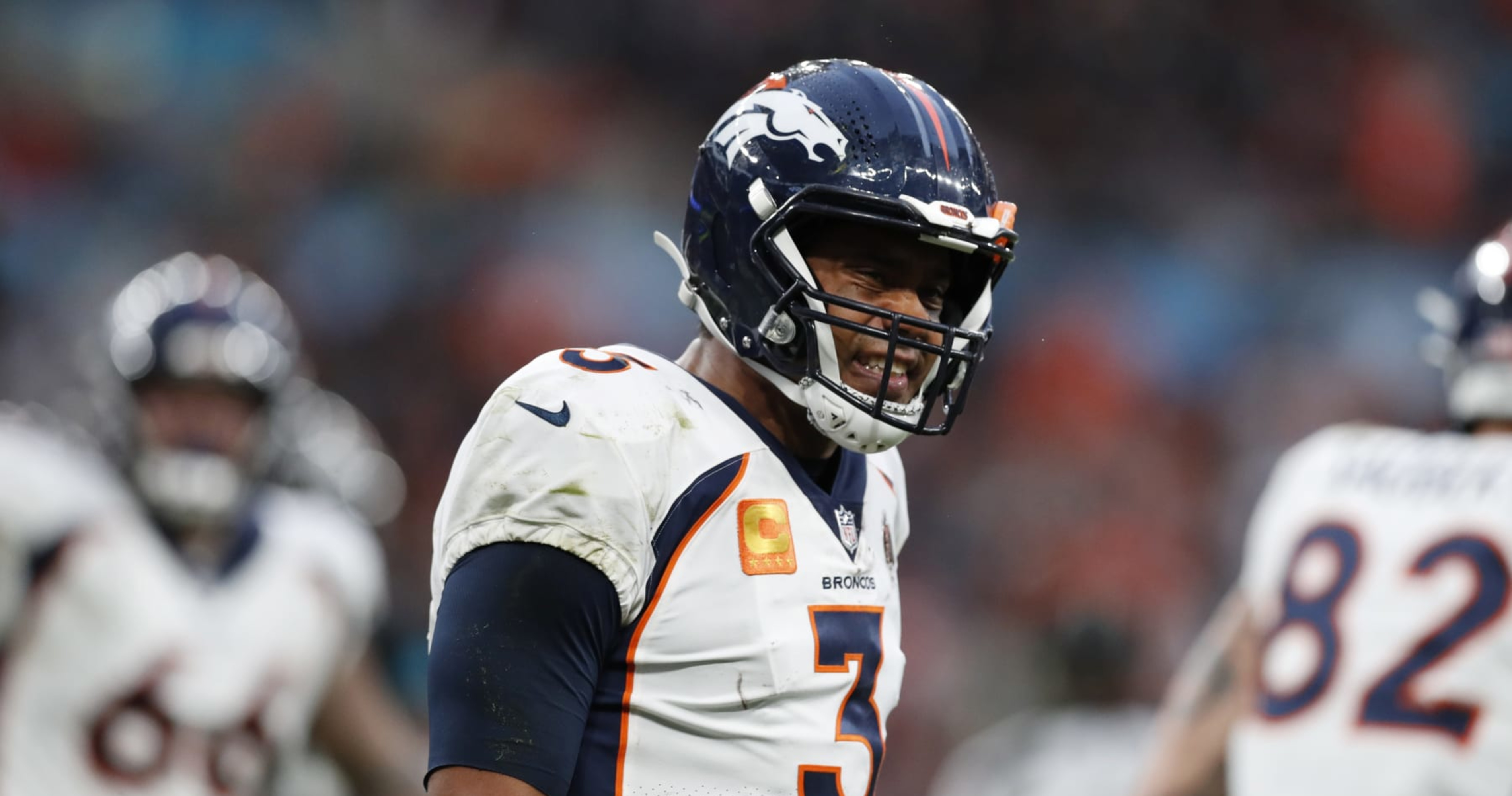 Las Vegas Raiders defensive end Chandler Jones (55) during the first half  of an NFL football game against the Denver Broncos, Sunday, Oct 2, 2022, in Las  Vegas. (AP Photo/Rick Scuteri Stock