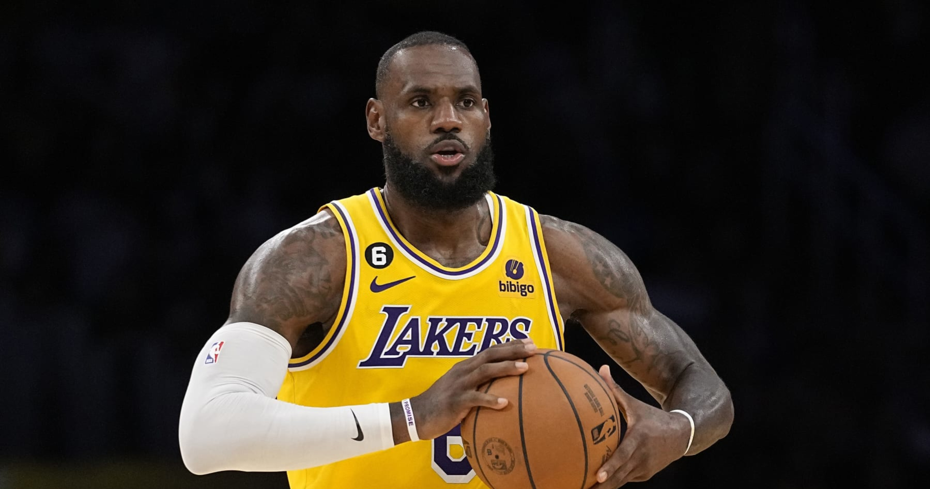 Lakers' LeBron James to Play vs. Clippers; Says Rest Only Way Foot ...