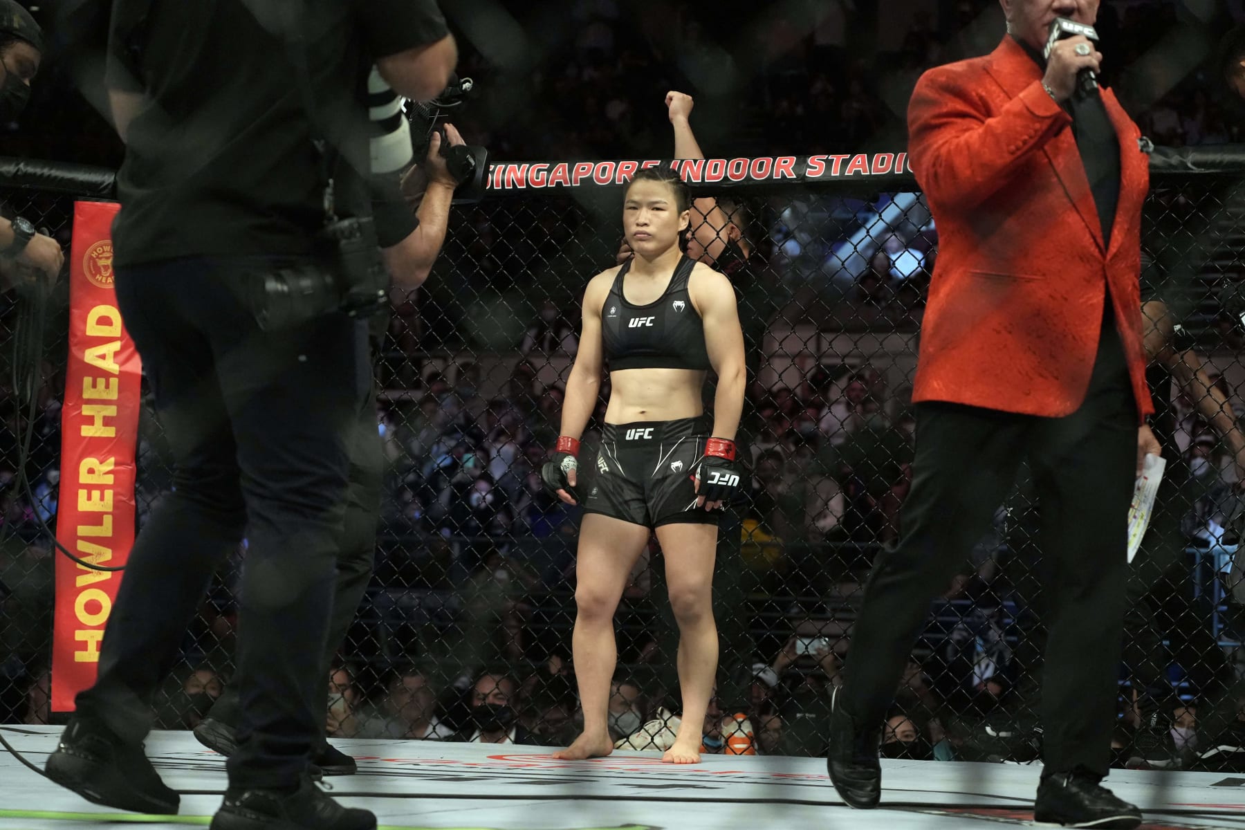 B/R Exclusive: Former UFC Champion Zhang Weili on Carrying The Hopes of