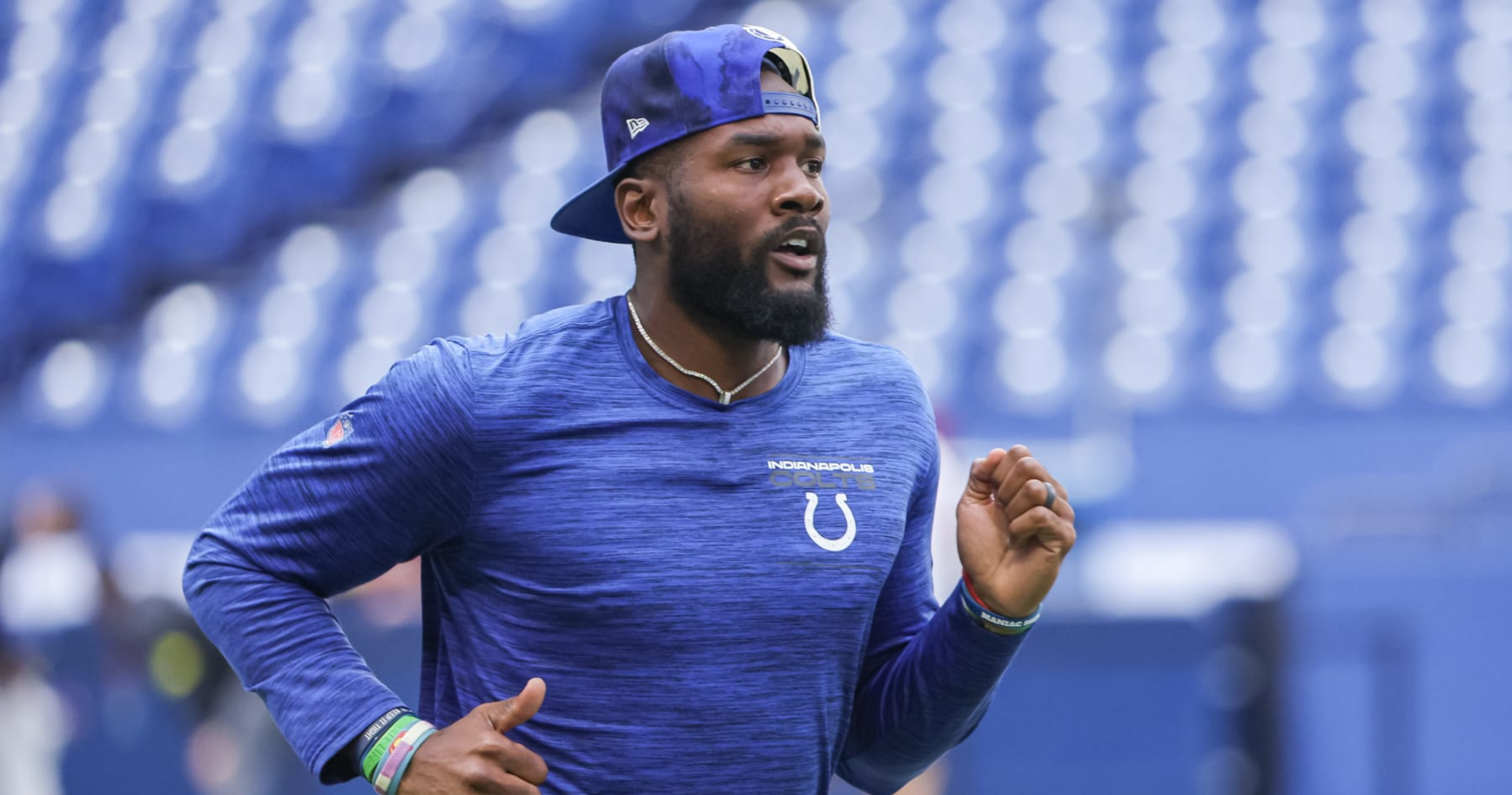Report: Colts' Shaquille Leonard Underwent Back Surgery; Out for Season with Inj..