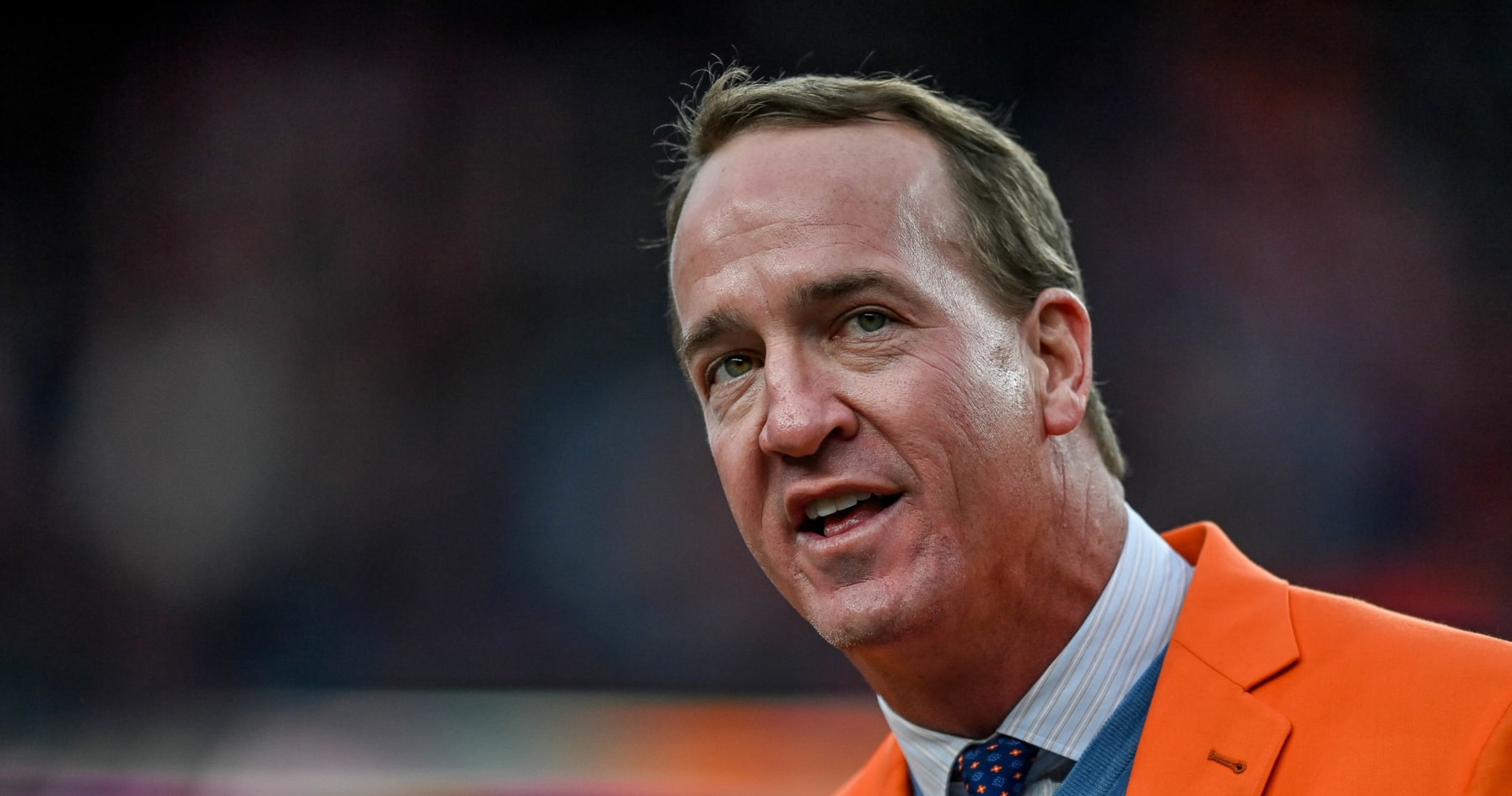 NFL commissioner Roger Goodell booed by Peyton Manning and Eli Manning