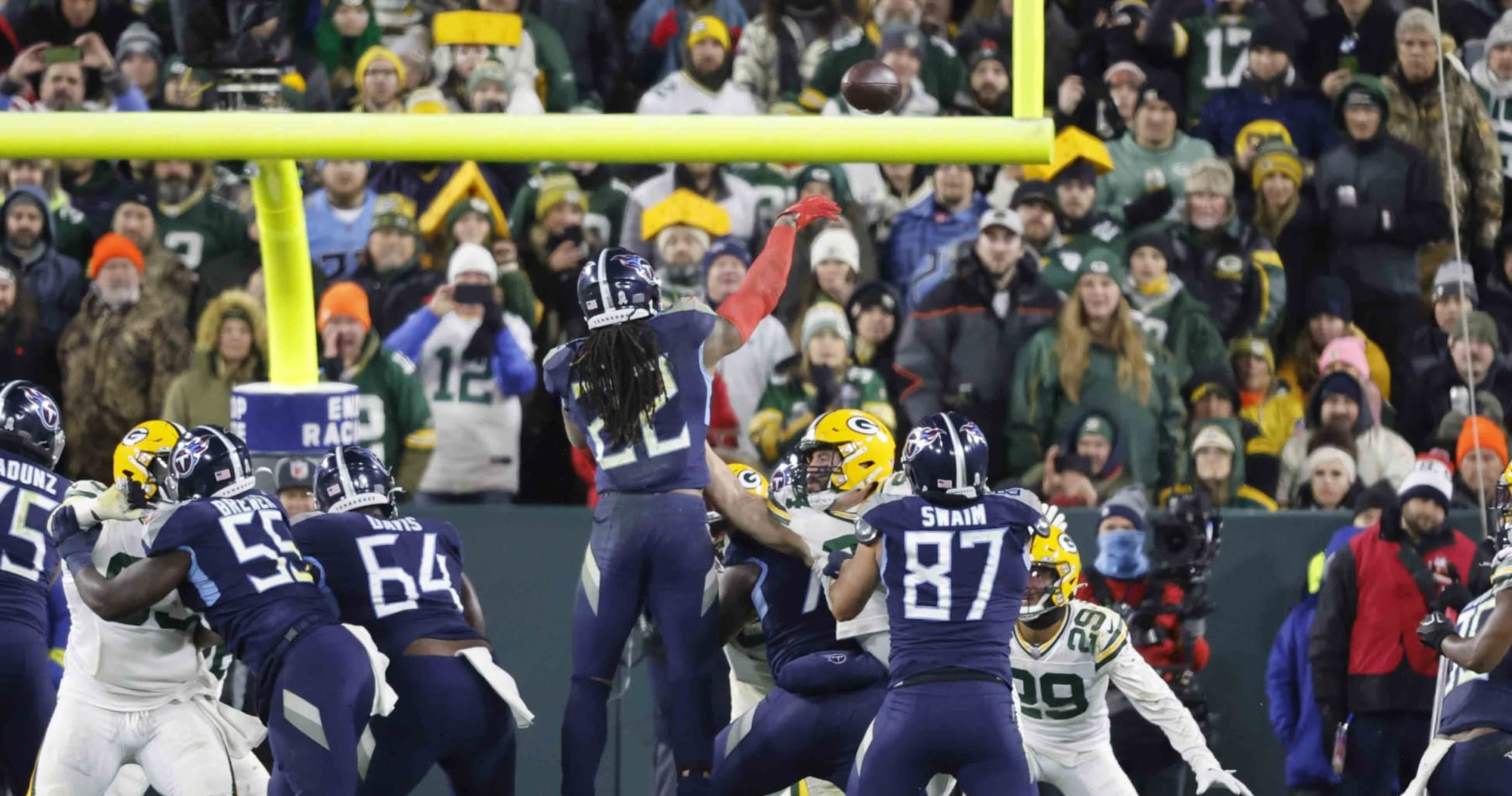 Tennessee Titans' Derrick Henry throws 4th career touchdown pass