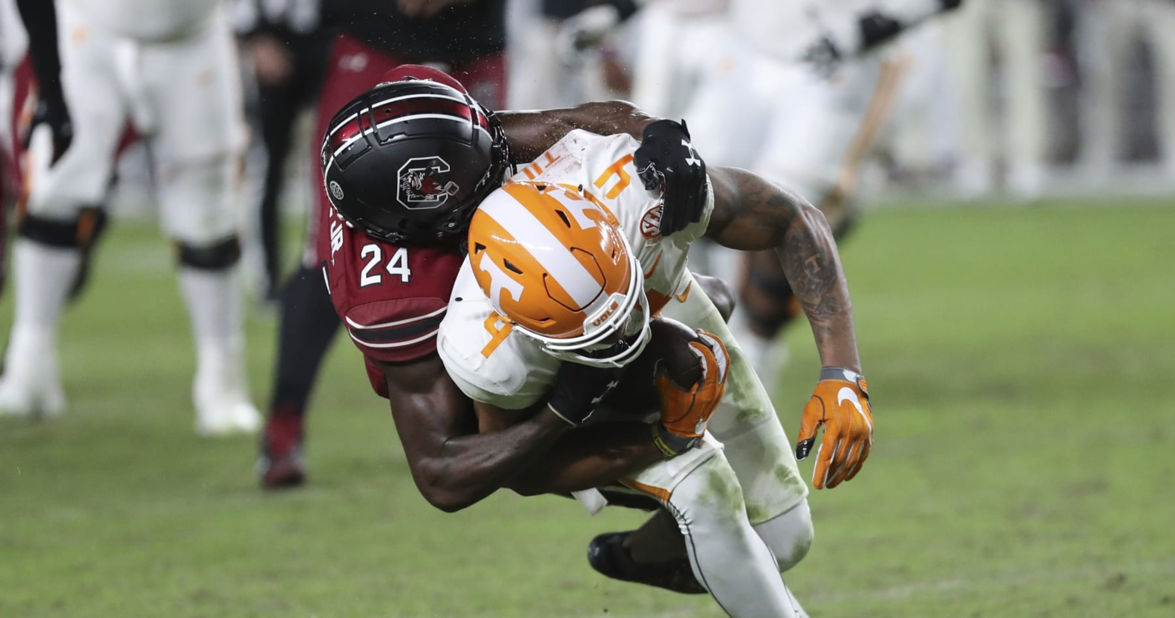 College football scores, updates: Tennessee falls to South Carolina, USC  keeps CFP hopes alive