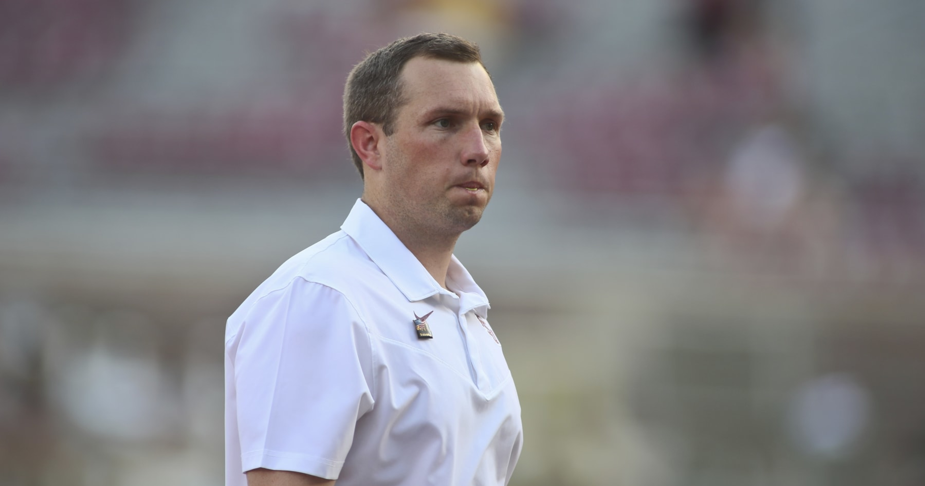 Report: Oregon OC Kenny Dillingham Finalizing Contract as Arizona State Head Coa..