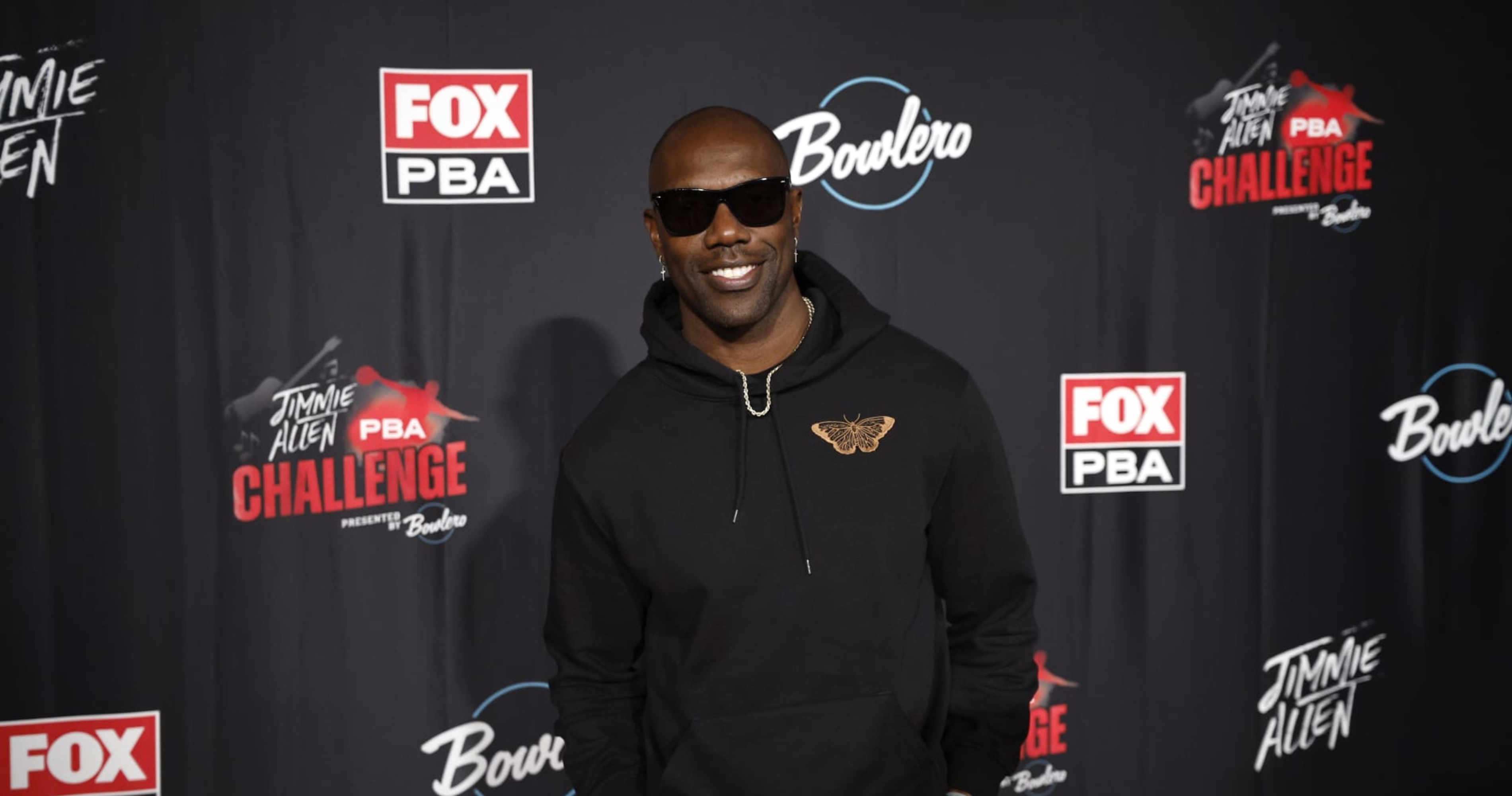 Terrell Owens says man he punched at CVS threatened him, fan