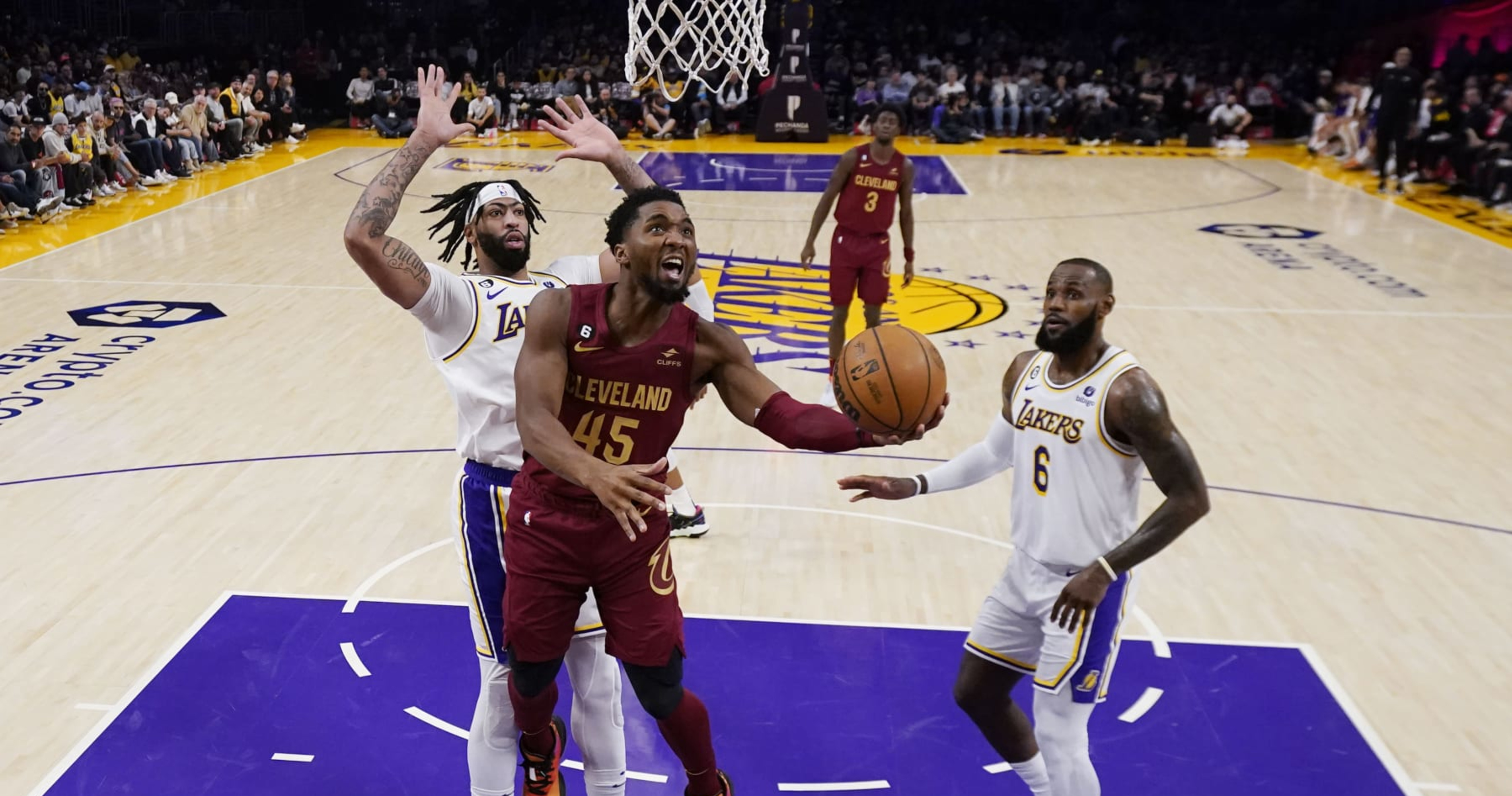 Mitchell's 43 lead Cavs to 116-102 win over LeBron, Lakers - CBS Los Angeles