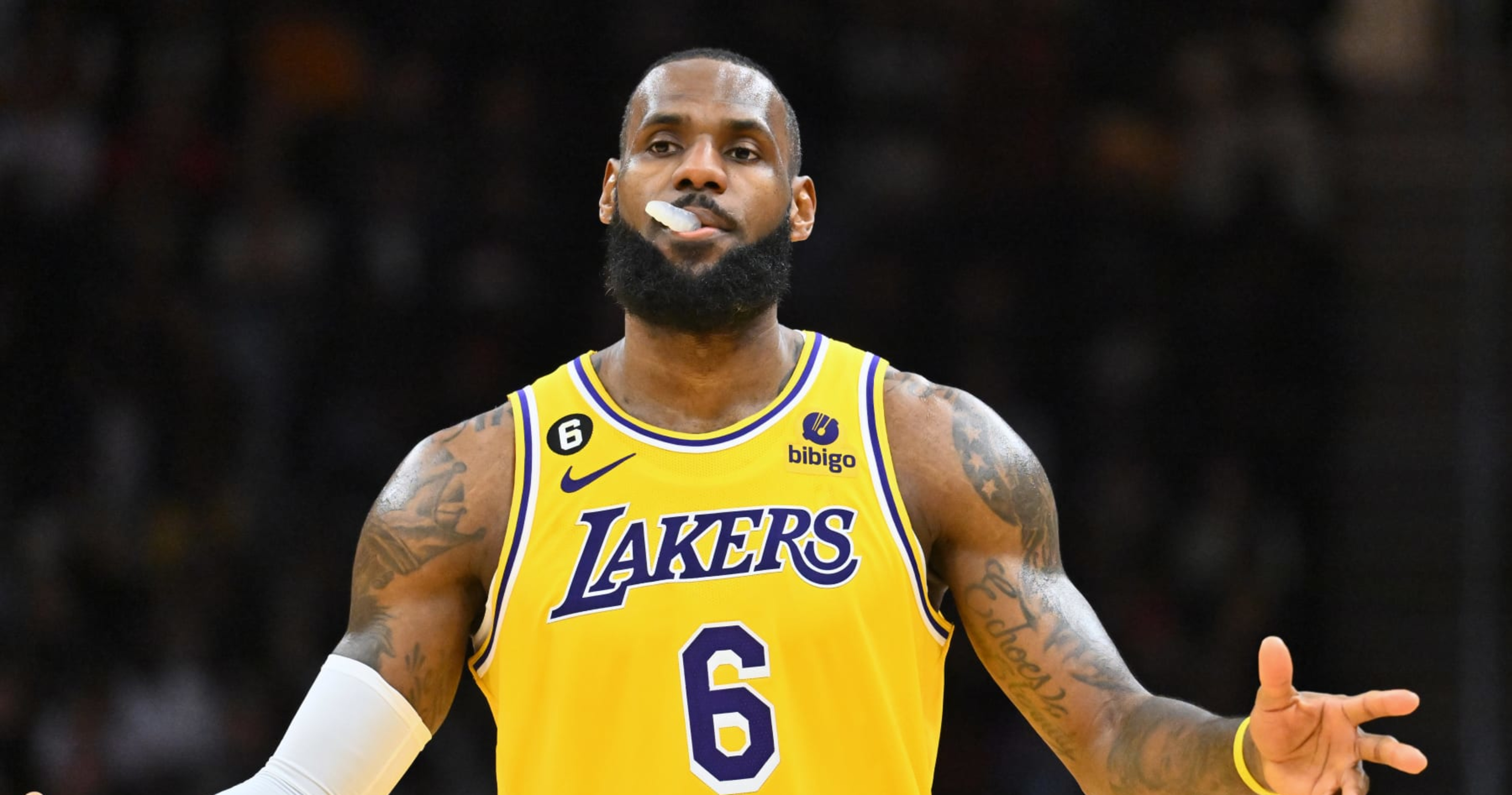 LeBron James injury update: Lakers Star will play Monday vs. Trail