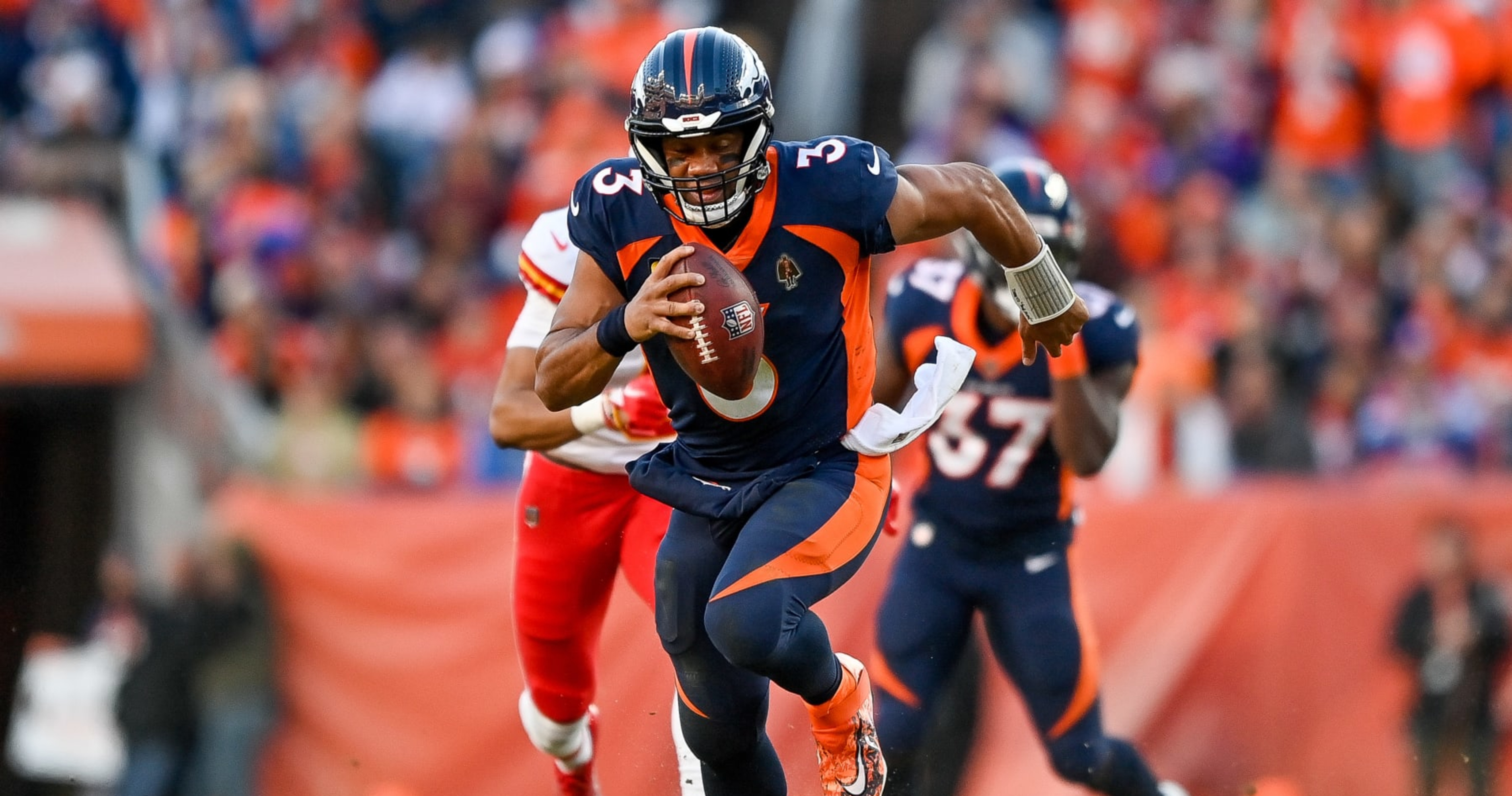Russell Wilson throws TD pass before Cardinals mount comeback to beat  Broncos 18-17 - Newsday