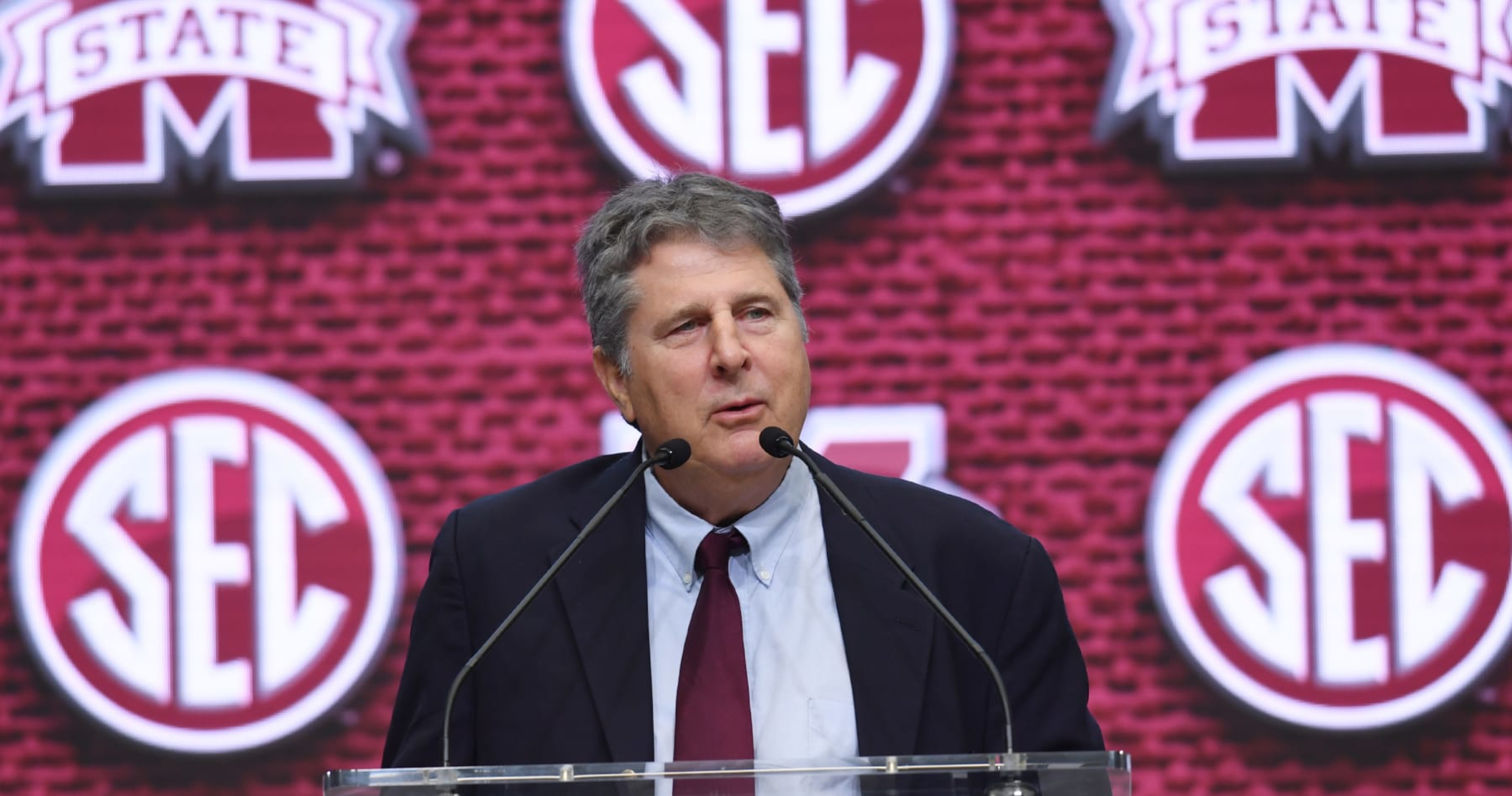 MSU HC Mike Leach Dies at Age 61 Following Complications from a Heart Condition