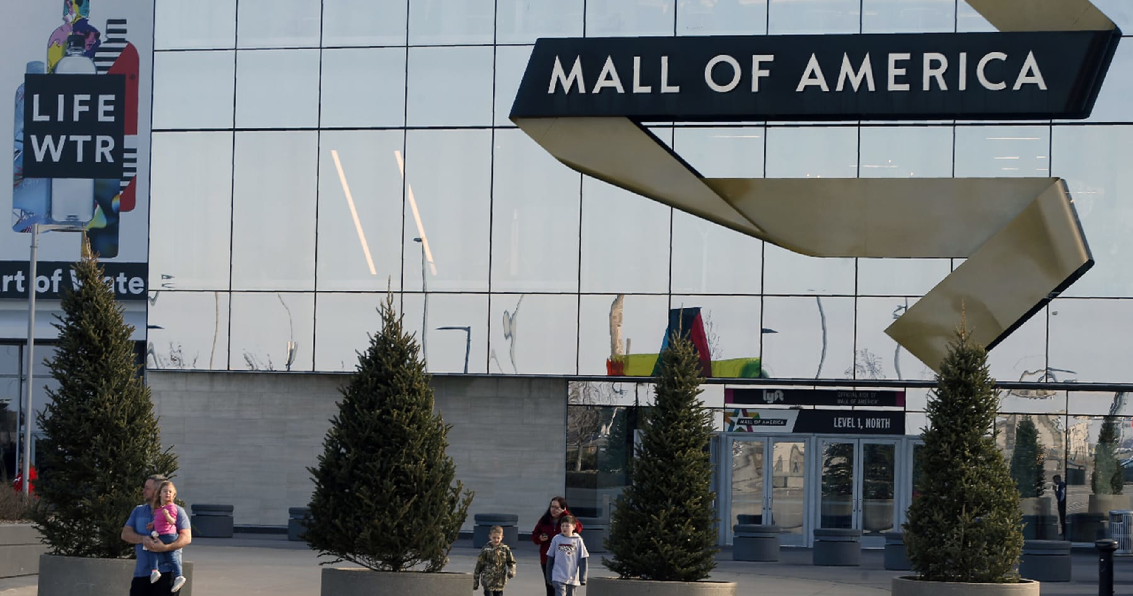 NY Giants Players Safe After Being Inside Mall of America During Deadly Shooting