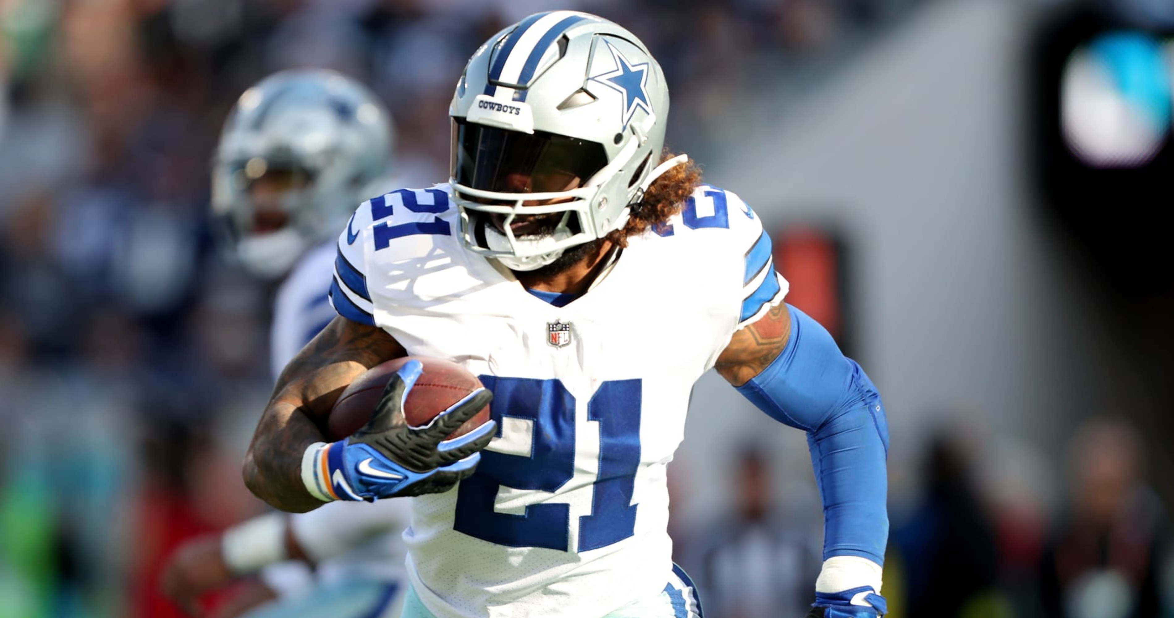 Cowboys' Ezekiel Elliott Lauds Derrick Henry, Compares Athleticism to LeBron James