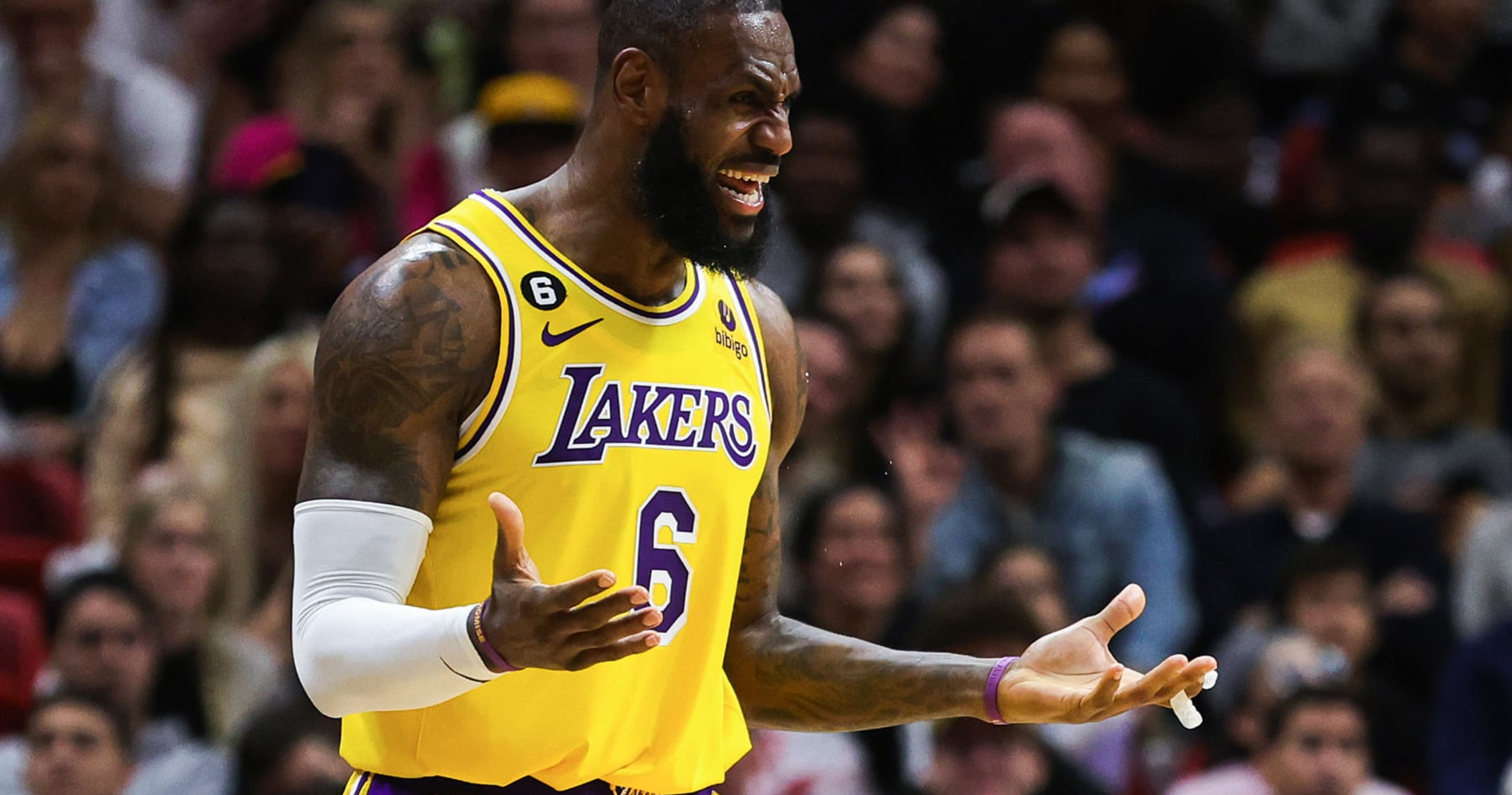 Lakers' LeBron James Says Future 'Up to My Mind;' Playing Without