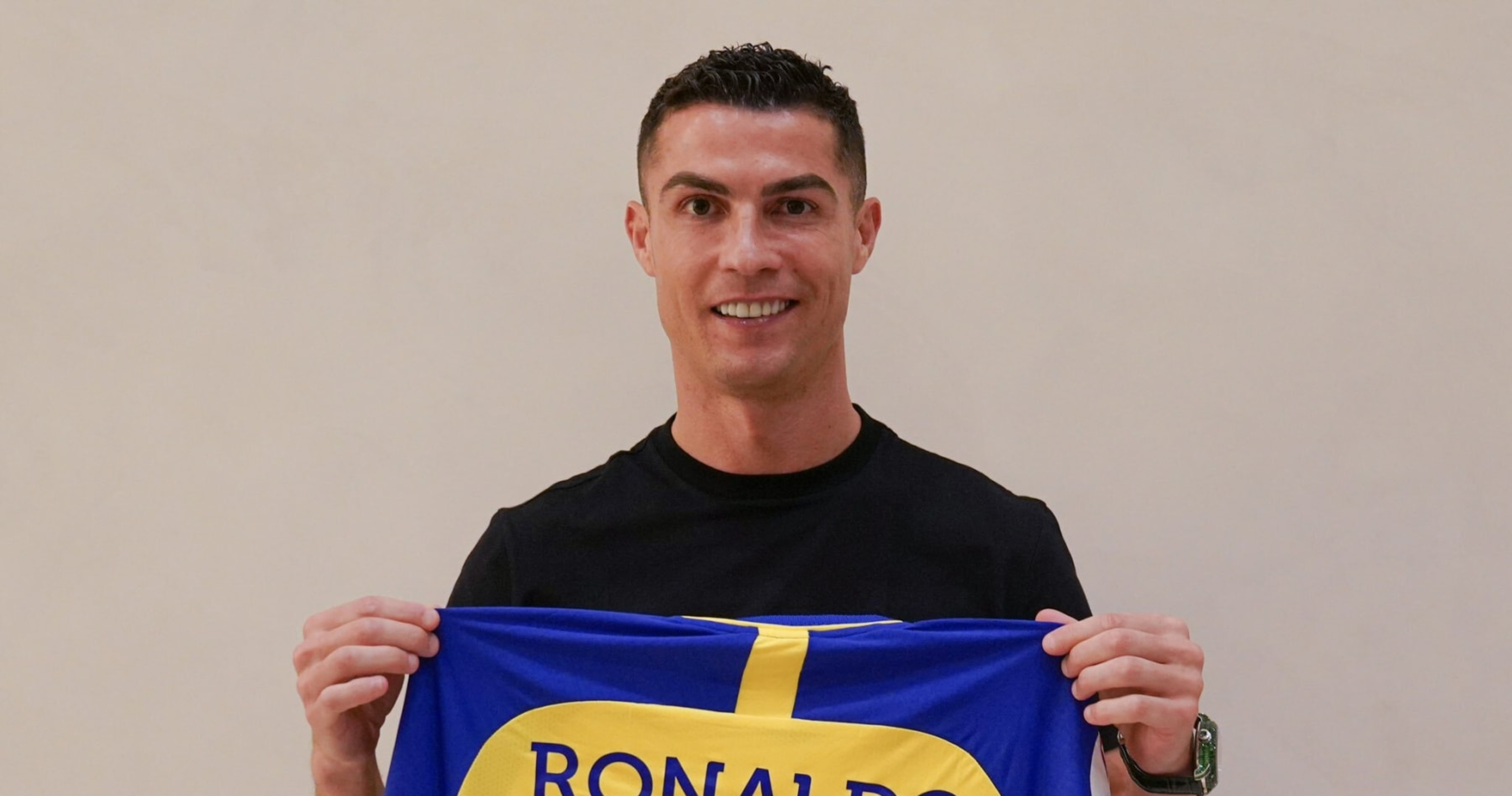 ESPN on X: Cristiano Ronaldo has officially signed with Saudi Arabian club  Al-Nassr FC, the team announced.  / X