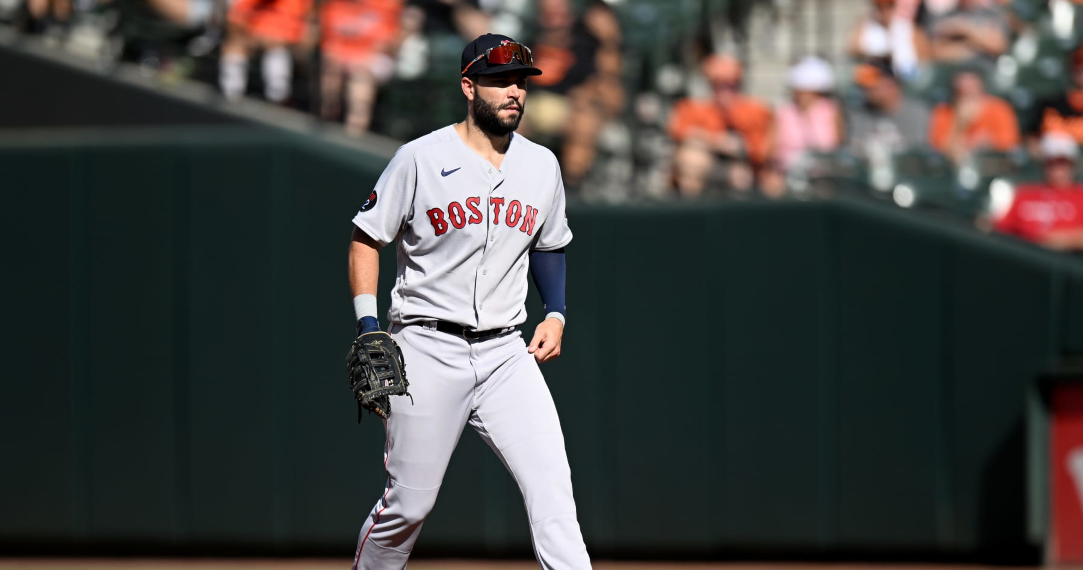 Eric Hosmer opts in to final three years of contract with Red Sox