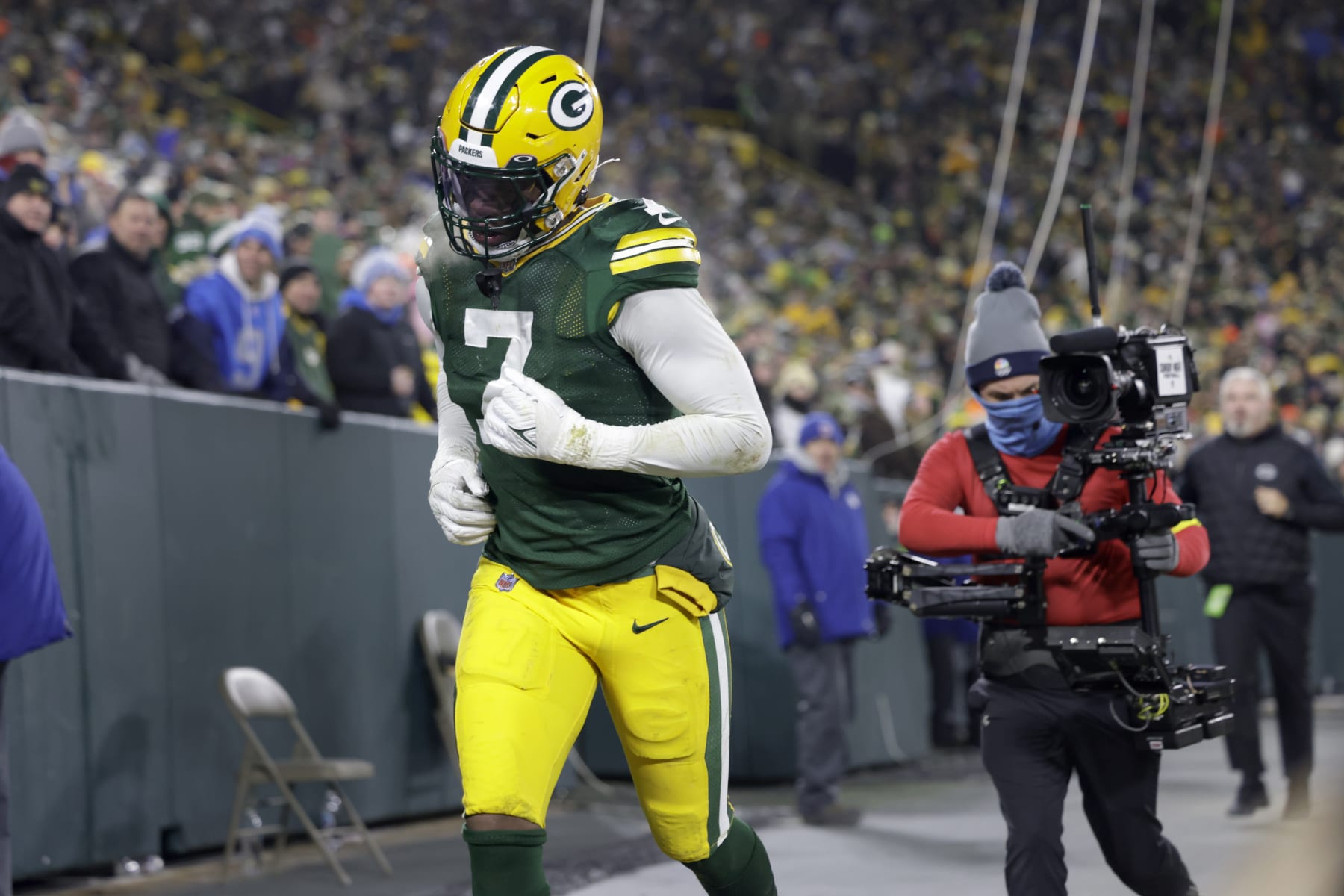 Report Packers' Quay Walker Unlikely to Face Suspension for Shoving