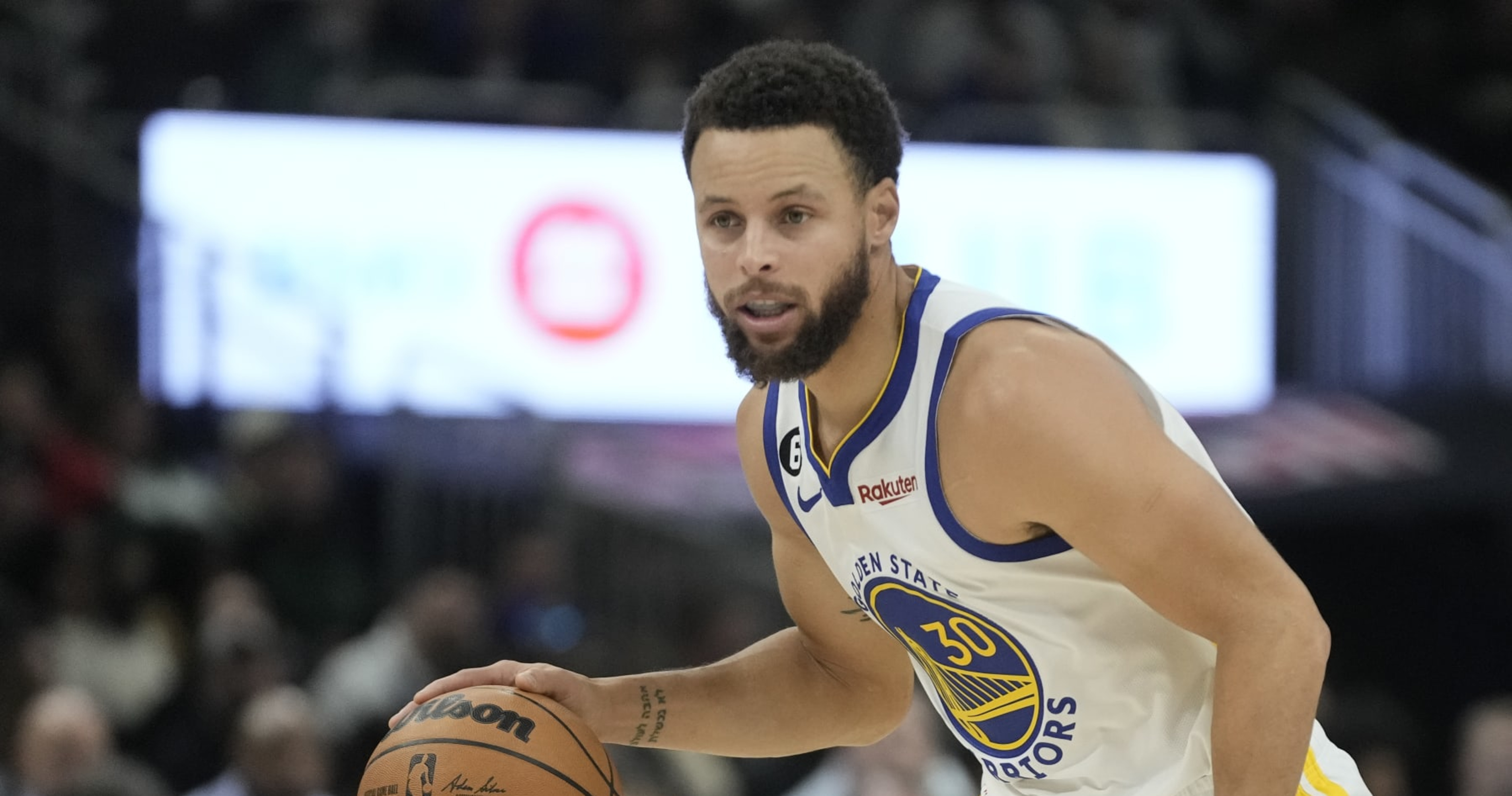 Stephen Curry To Have MRI On Knee Injury Suffered In Warriors Vs ...