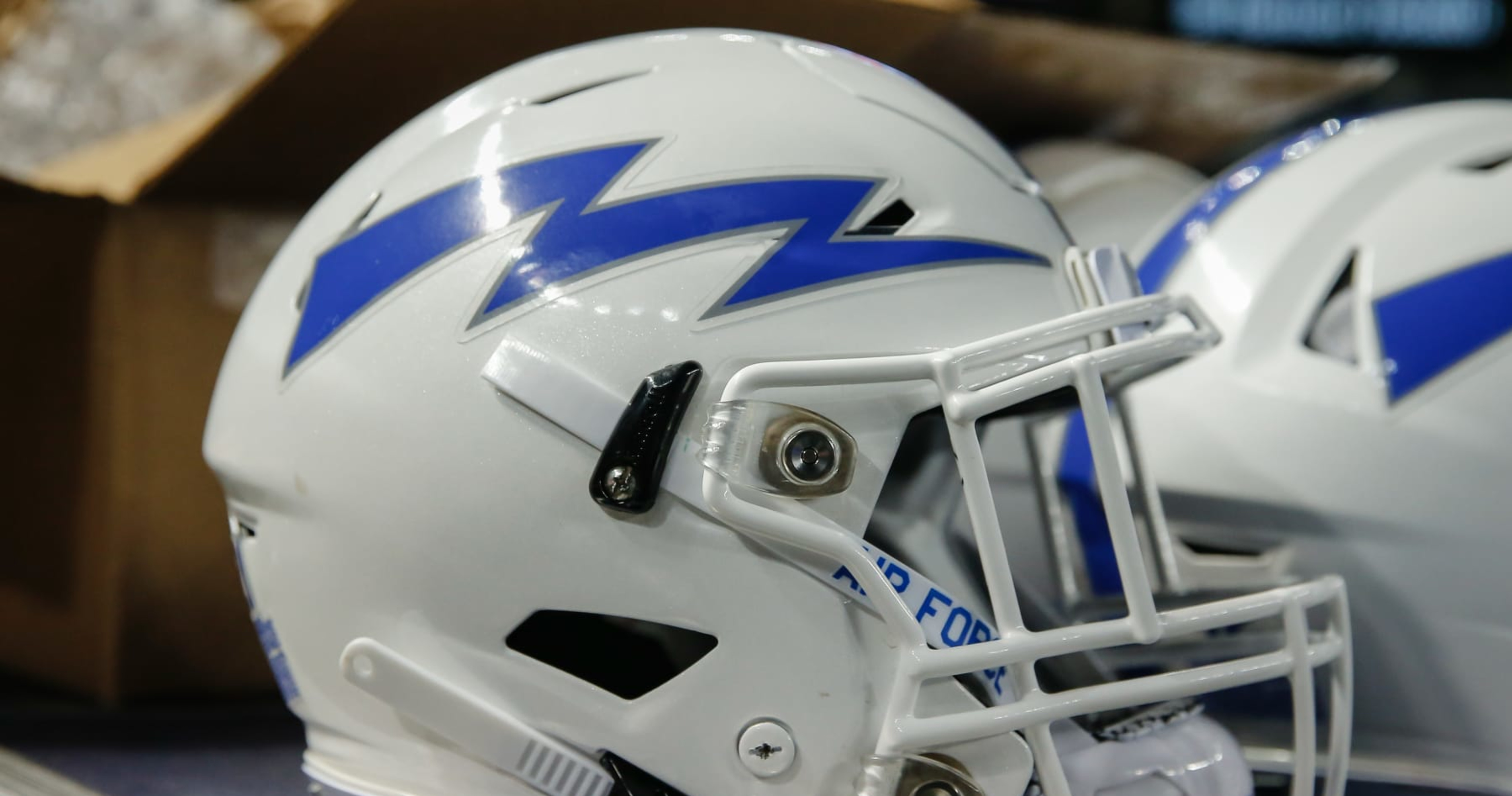 Air Force OL Hunter Brown Dies at Age 21 After Medical Emergency thumbnail