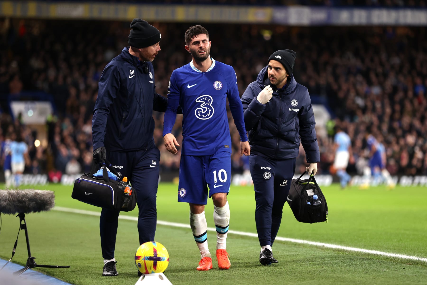 Chelsea's Christian Pulisic Expected to Miss 2 Months with Knee Injury - Vimarsana News