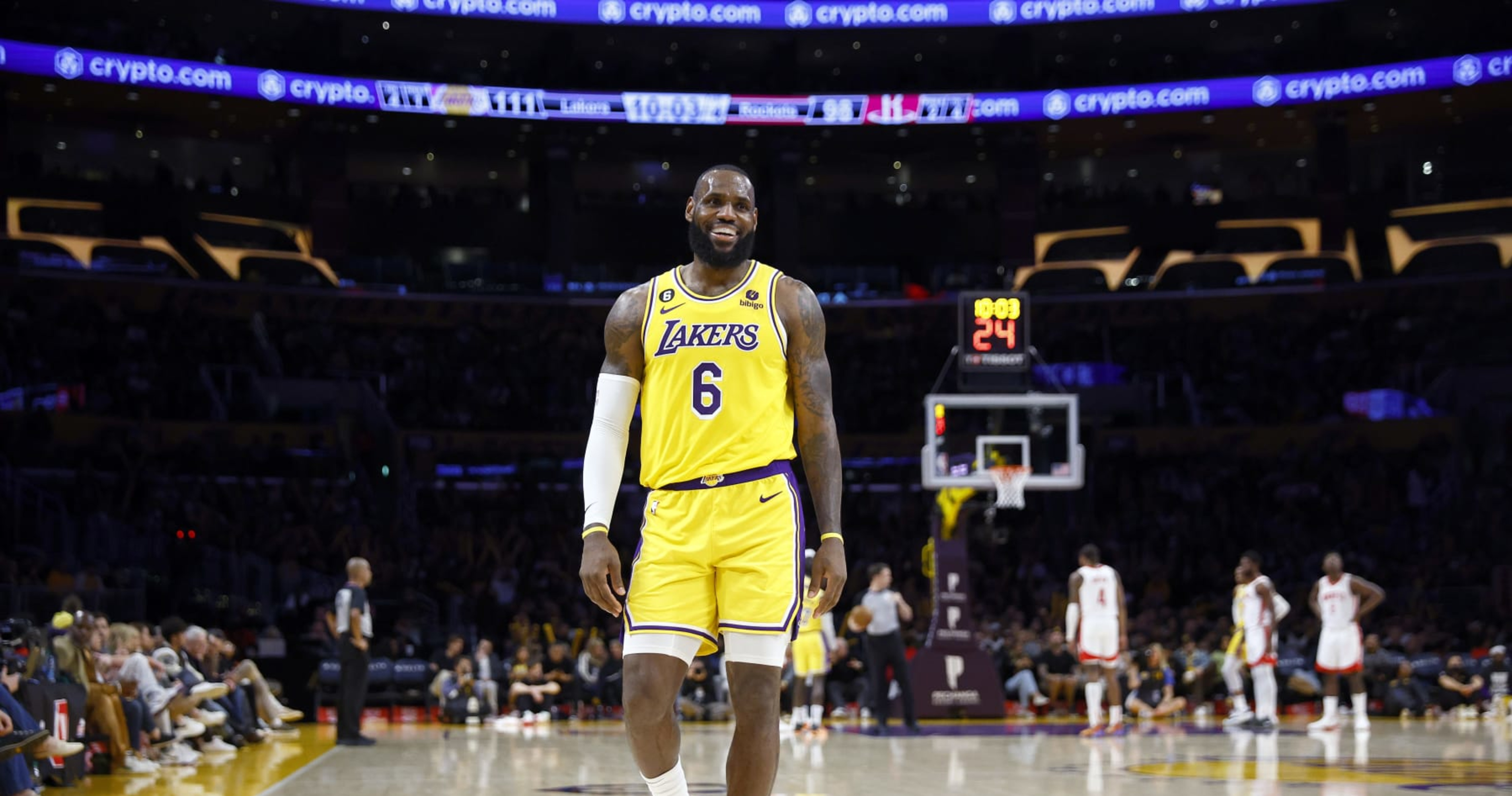 LeBron James Wows NBA Fans After Dropping Season-High 48 in Lakers Win vs. Rockets