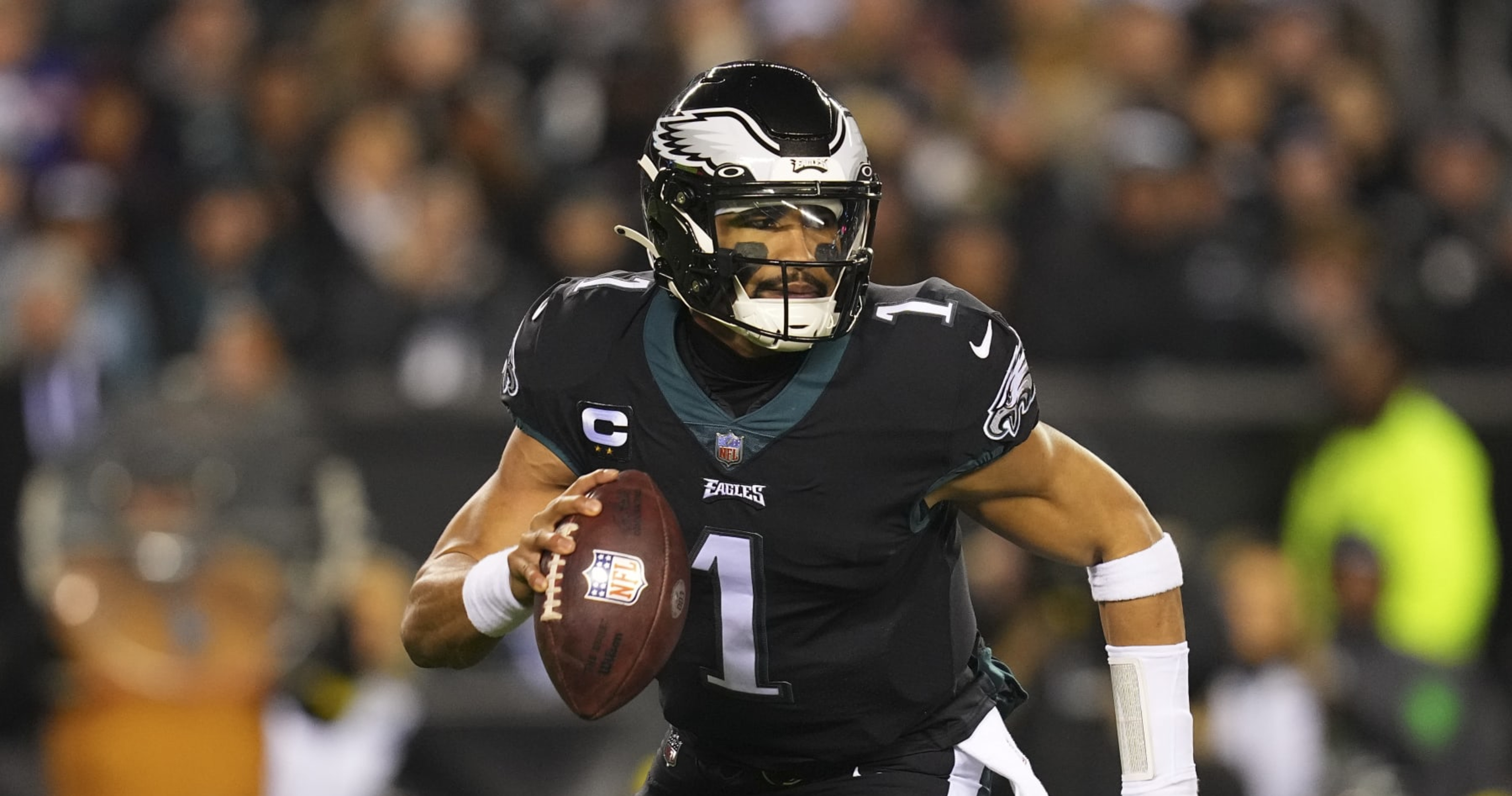 Eagles' Jalen Hurts Talks Shoulder Injury: 'I've Got a Bounty on Me Every  Week', News, Scores, Highlights, Stats, and Rumors
