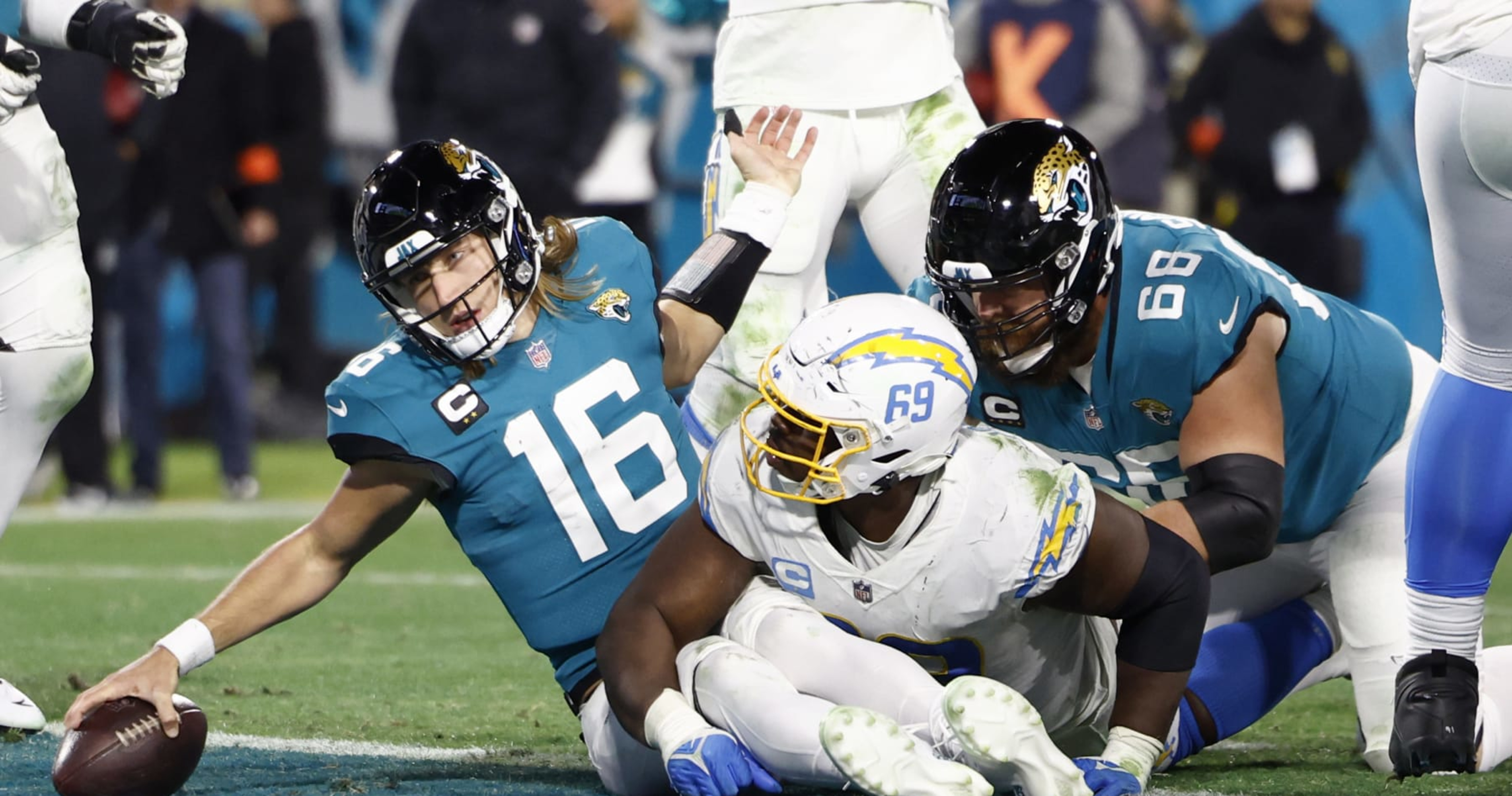 Jaguars vs. Chargers score, takeaways: Trevor Lawrence leads 27