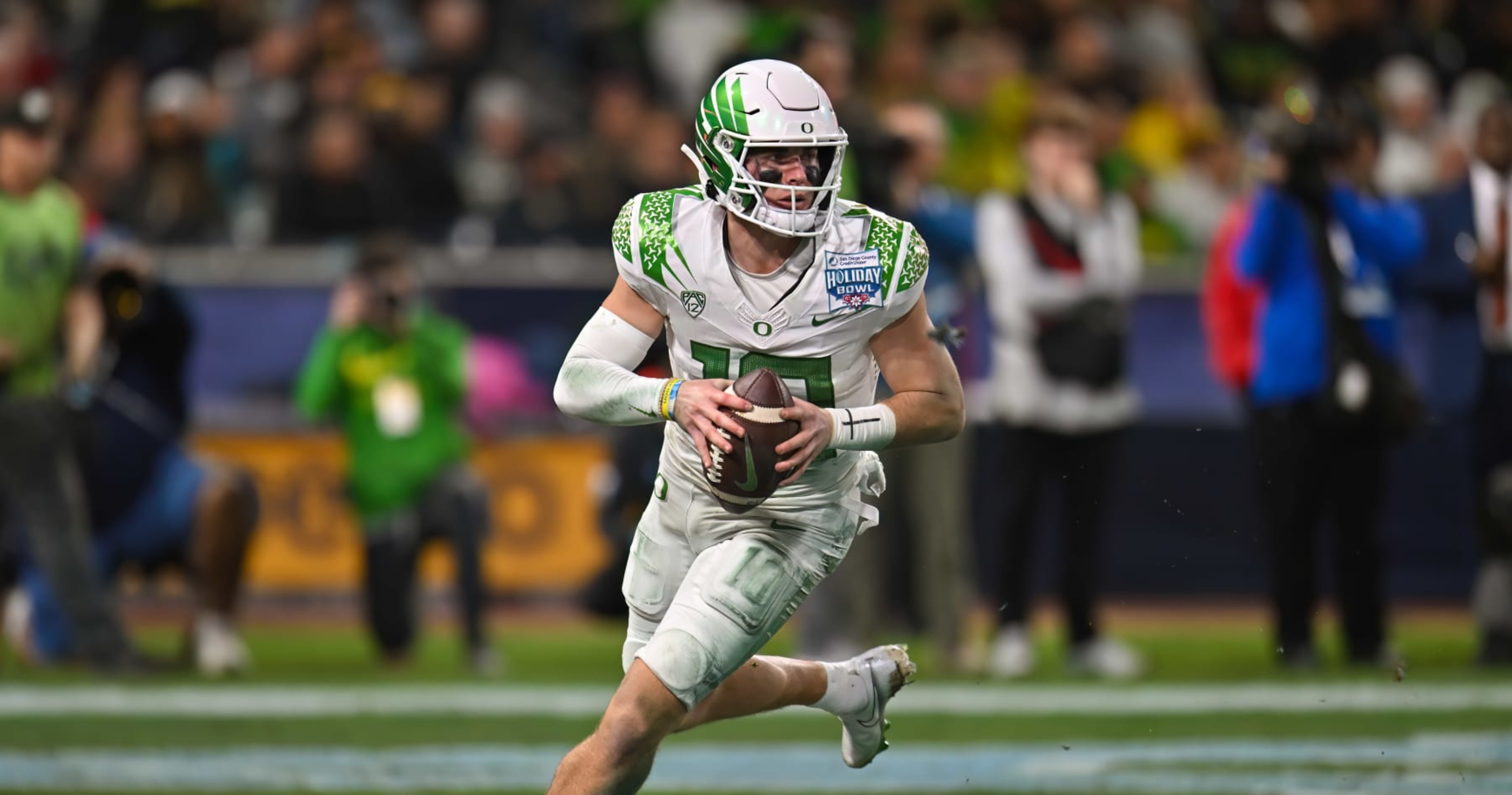 Oregon Football on X: Indy bound! Leading the Pac-12 with 6⃣ Ducks invited  to the 2023 NFL Combine. #GoDucks 