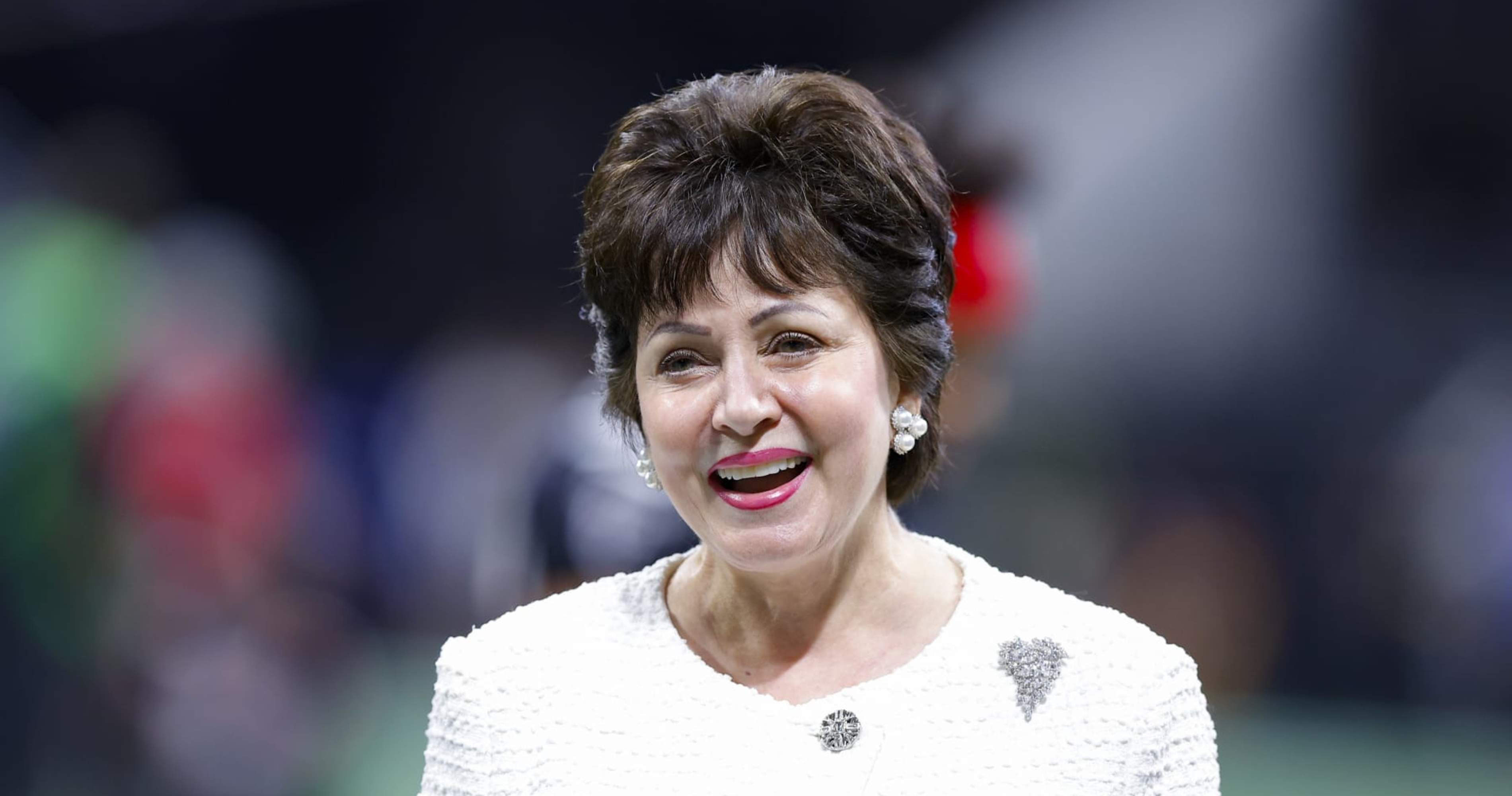 After applying for Saints head coaching job, young fan gets surprise from  Gayle Benson