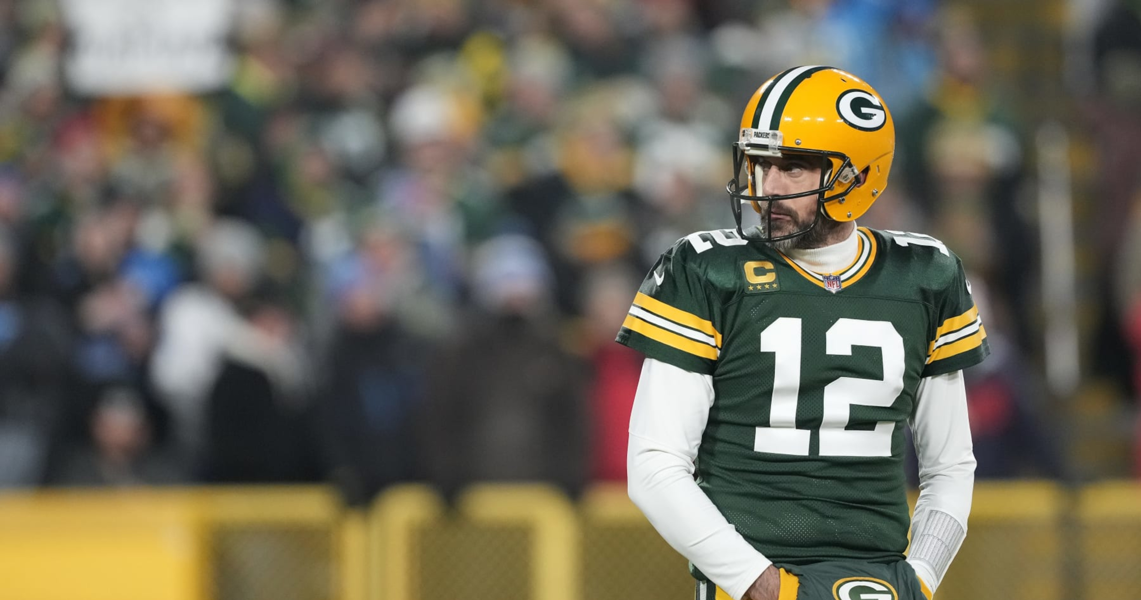 ESPN: Jets 'to Scour The Earth' For QB Amid Aaron Rodgers, Zach Wilson ...