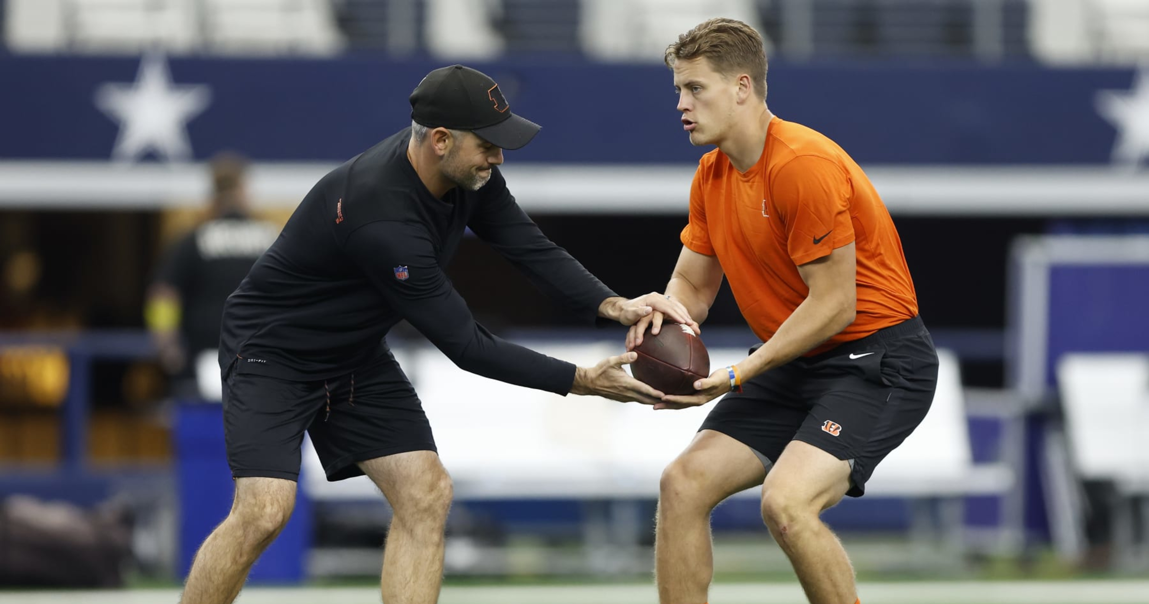 NFL World Reacts To Patrick Mahomes, Joe Burrow Handshake - The