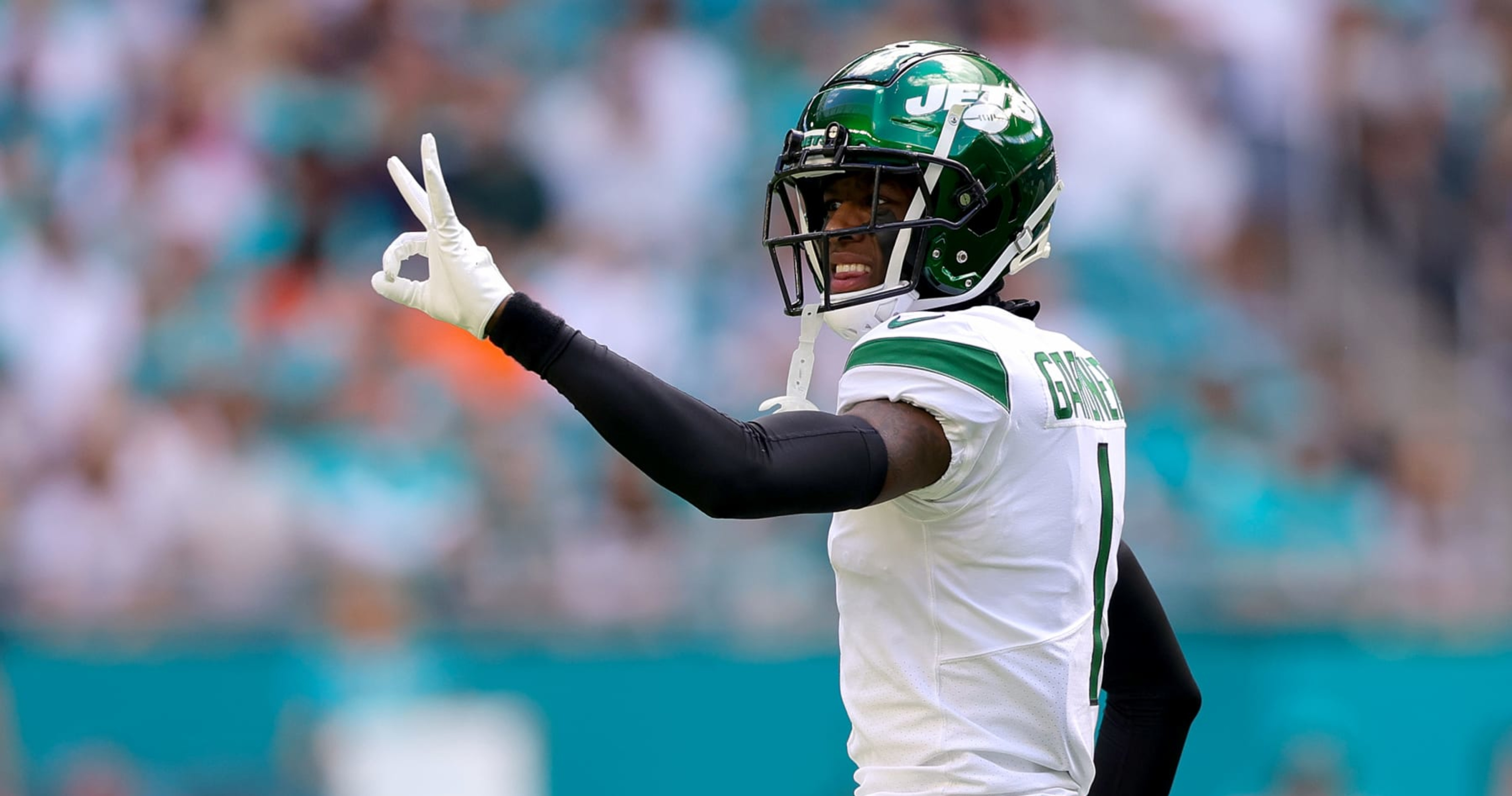 Stefon Diggs' Mom Was Trash-Talking Jets CB Sauce Gardner During MNF Game -  Daily Snark