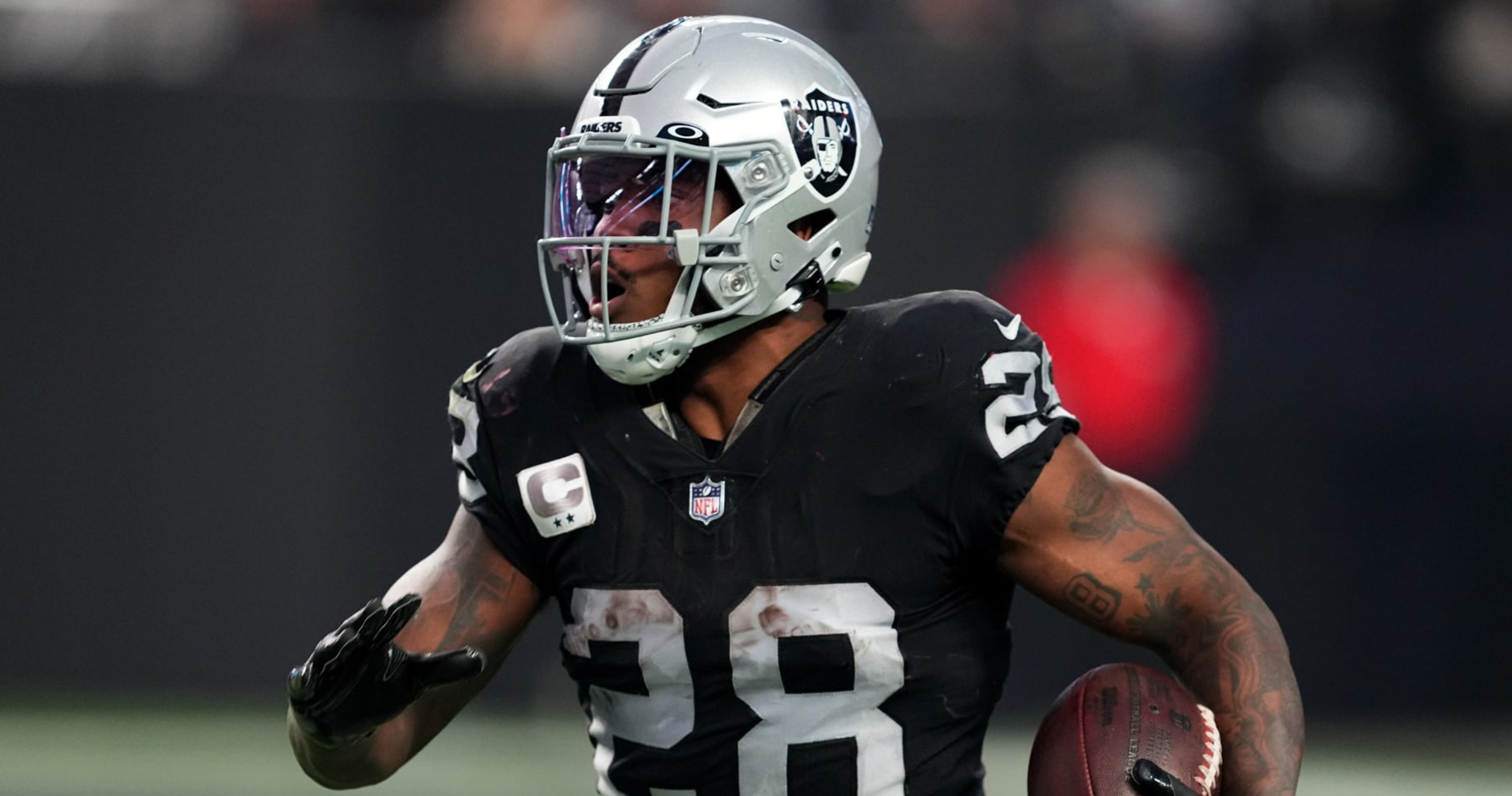 Report: Raiders place franchise tag on Josh Jacobs