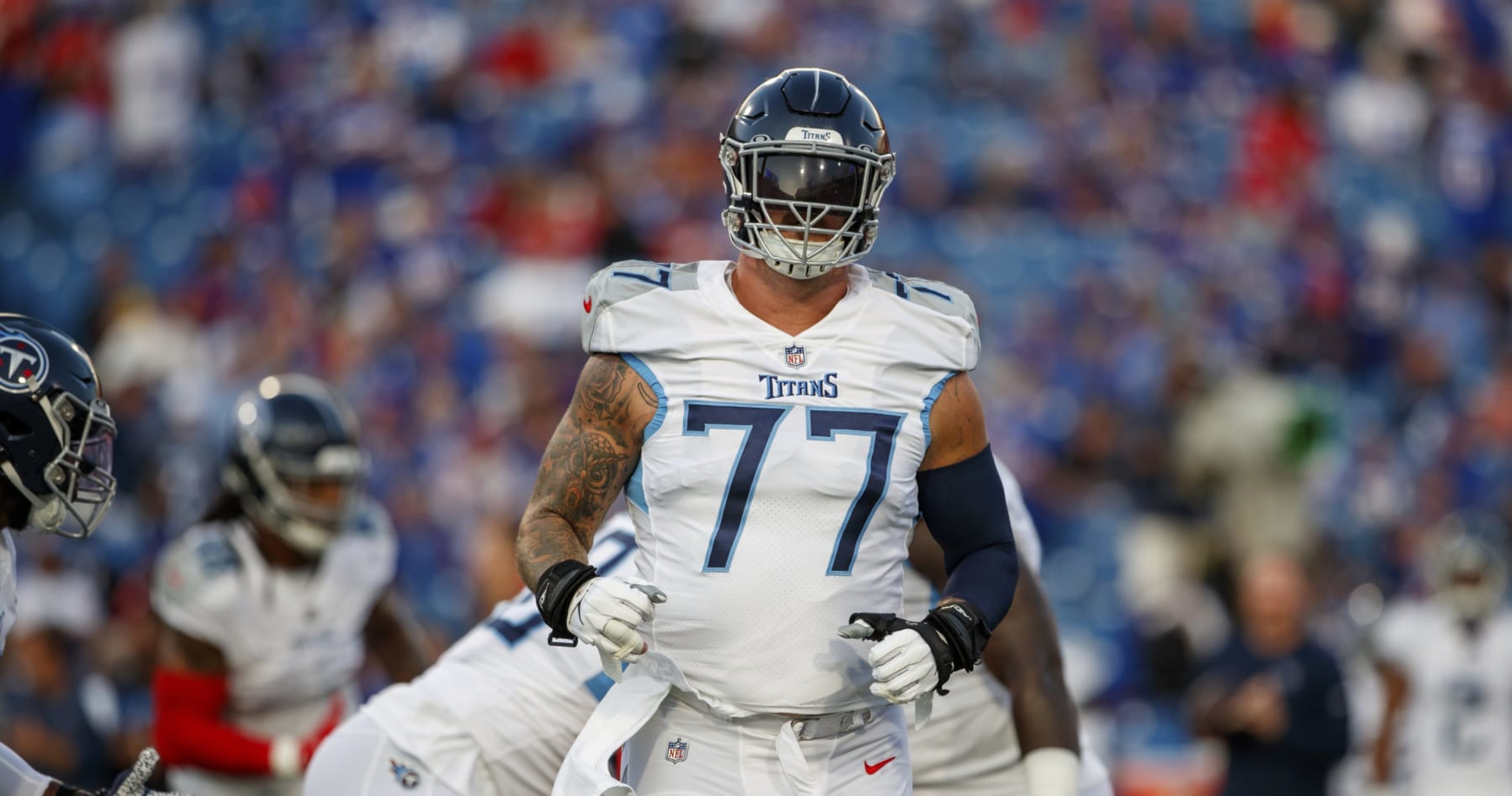 Titans left tackle Taylor Lewan confirms he tore his ACL