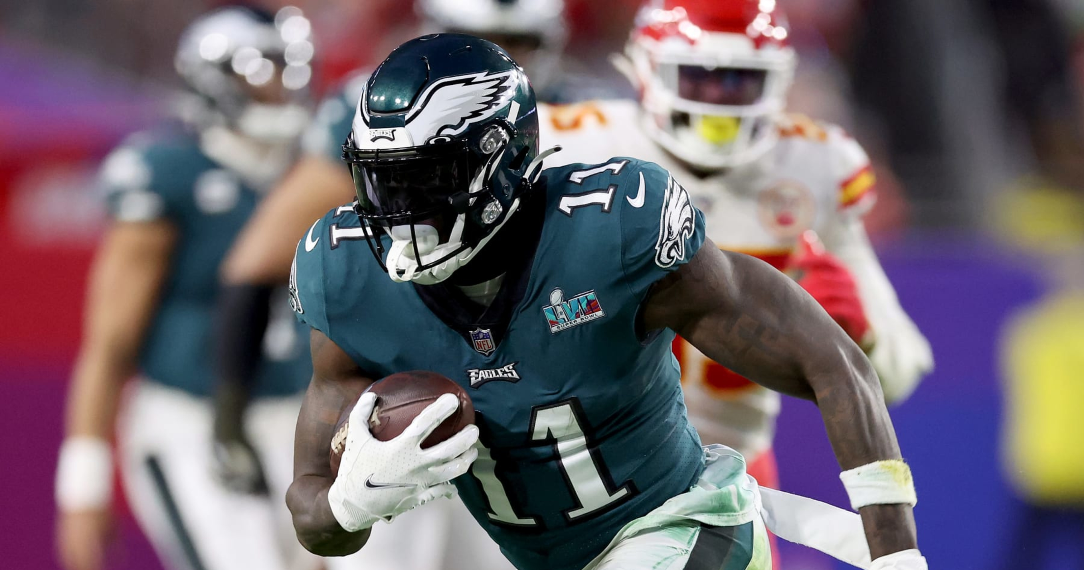 Eagles' A.J. Brown apparently still has beef with Chiefs' JuJu Smith- Schuster