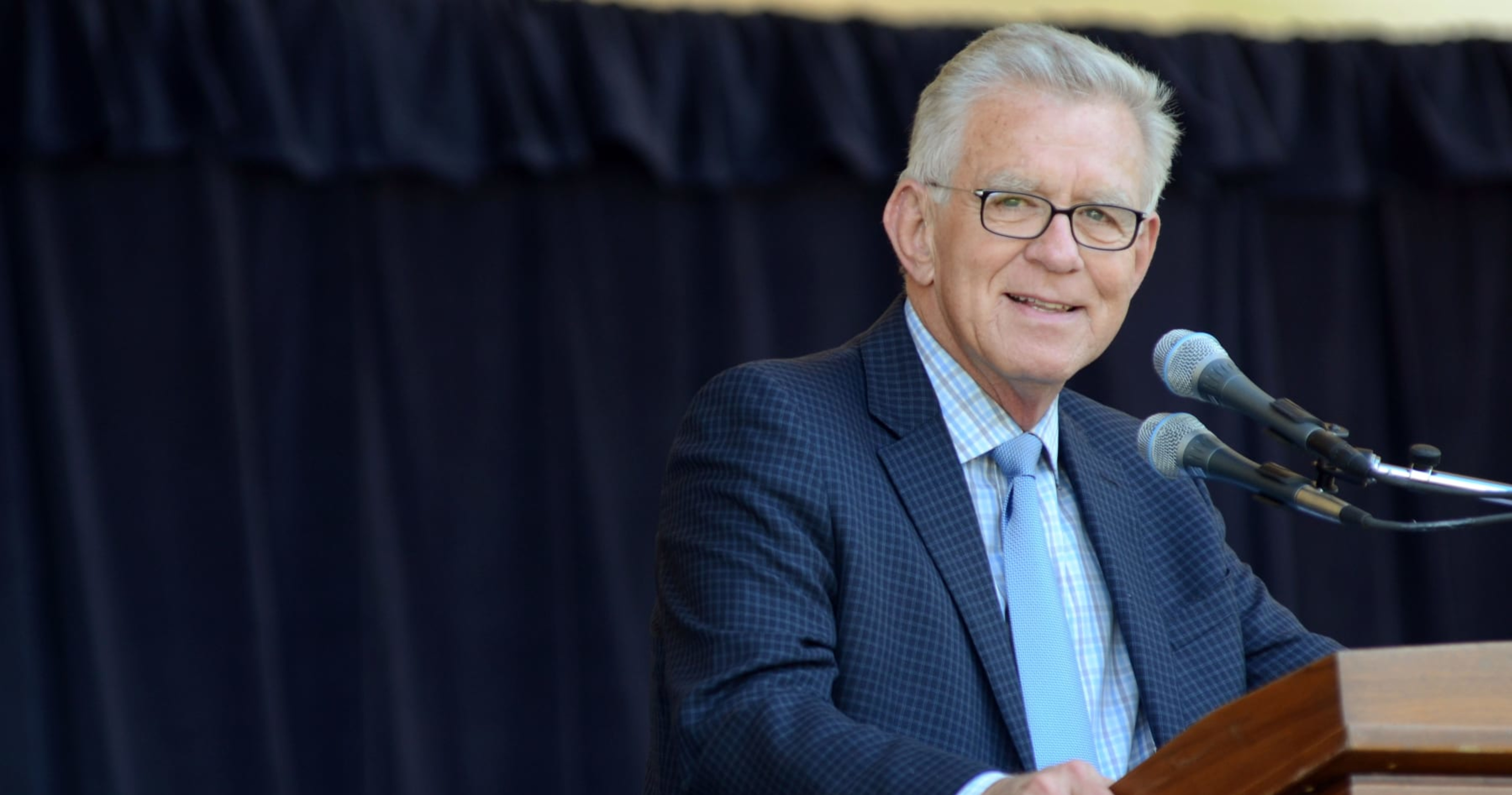 Tim McCarver, World Series champion and Hall of Fame broadcaster, dies at  81, MLB