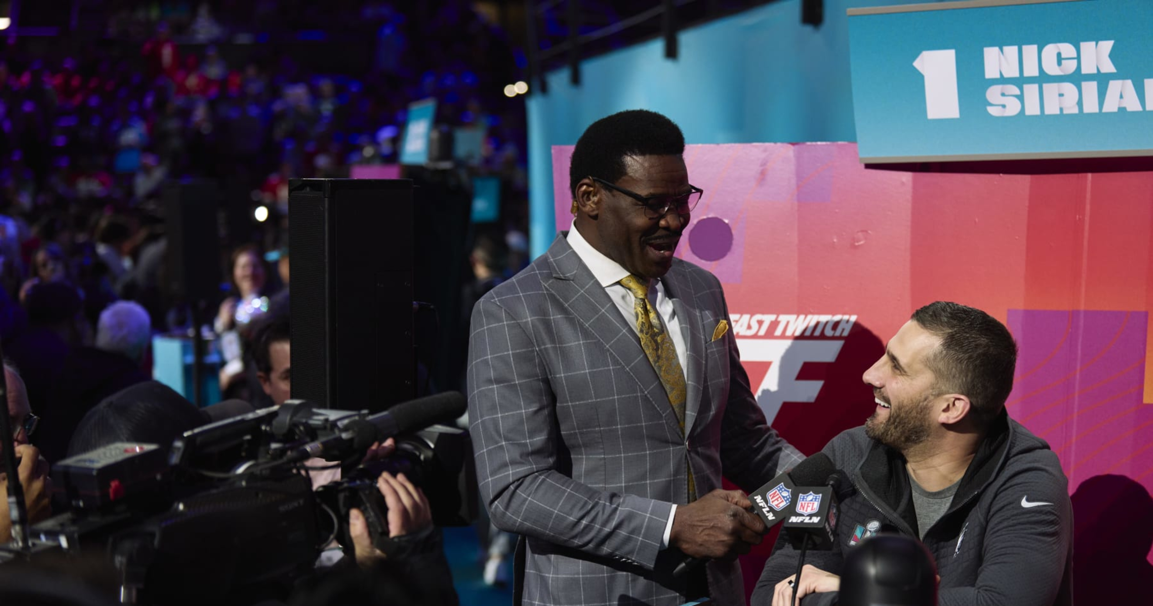 Michael Irvin pulled from NFL Network's coverage after complaint