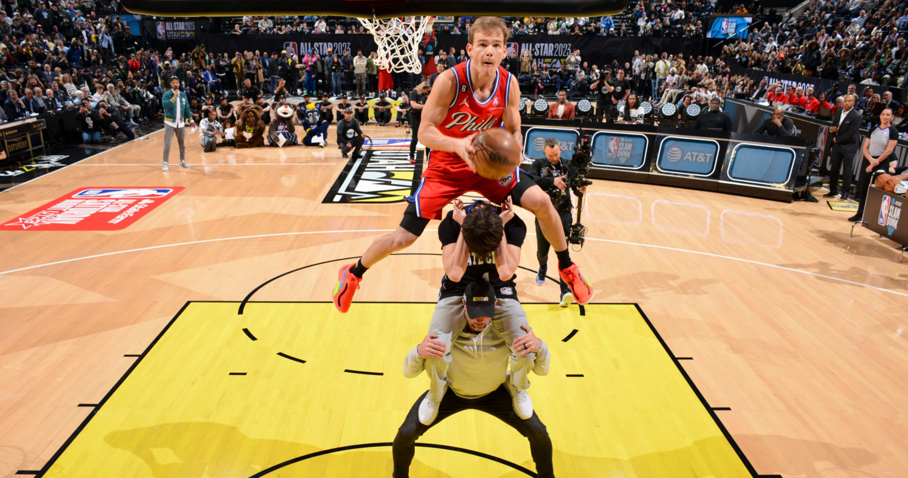 76ers' Mac McClung Leaves NBA Fans Speechless with 2023 Slam Dunk