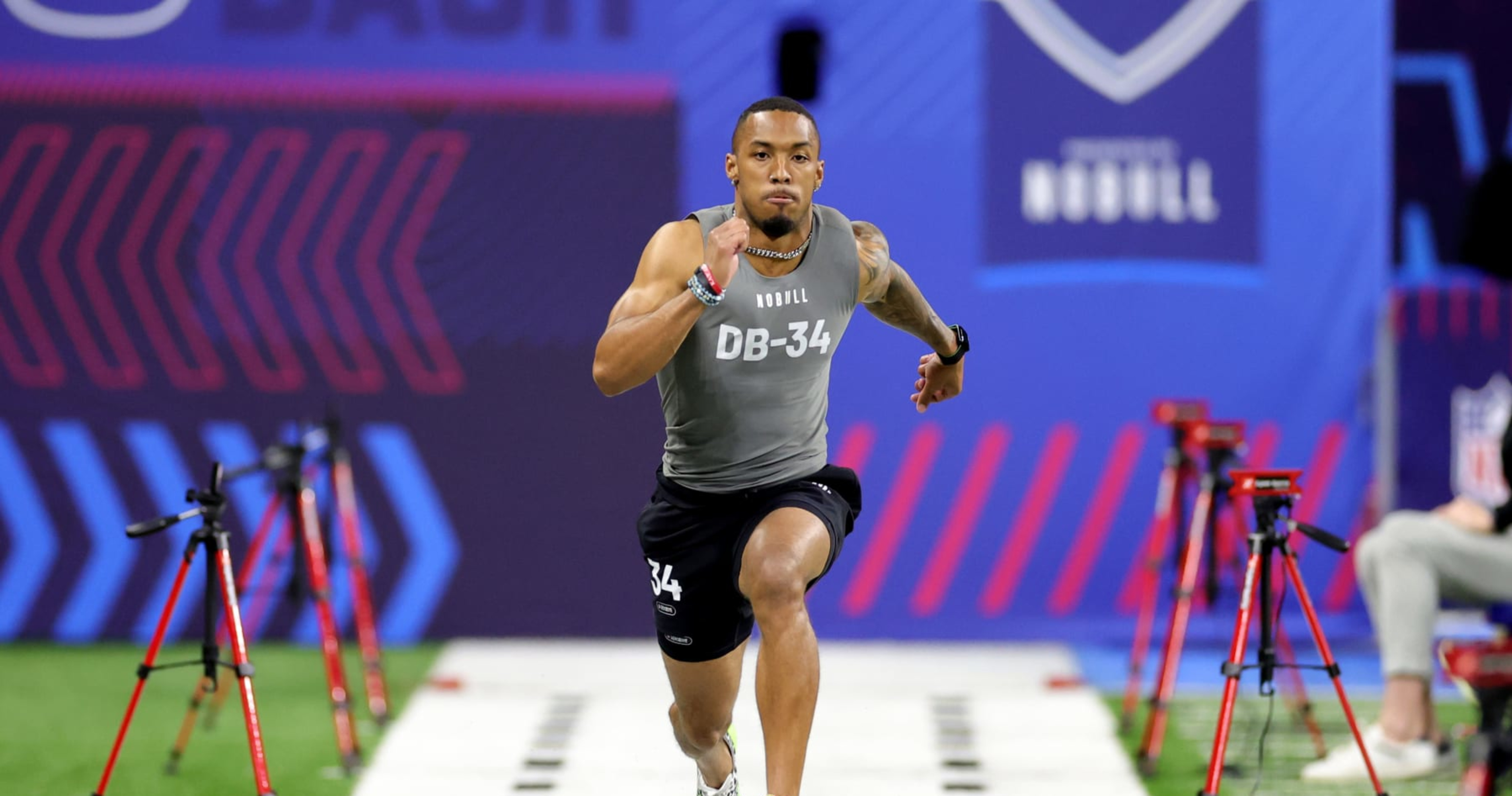 Tight Ends Run the 40-Yard Dash at the 2023 NFL Combine 