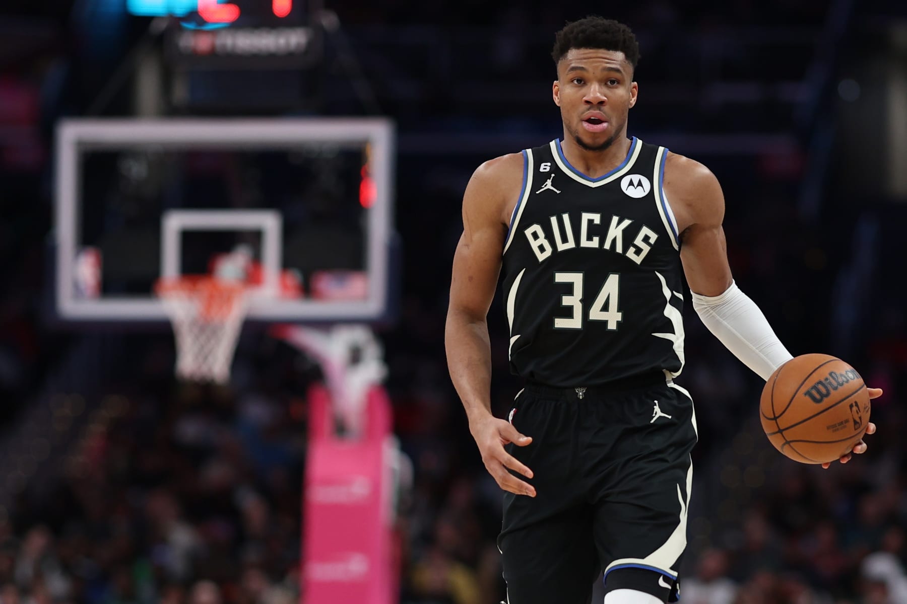 Stunning Bucks' Giannis Out With Knee Injury Vs. Warriors After Dressing Up In Minion Costume Background Nature Stunning Bucks' Giannis Out With Knee Injury Vs. Warriors After Dressing Up In Minion Costume Background Nature