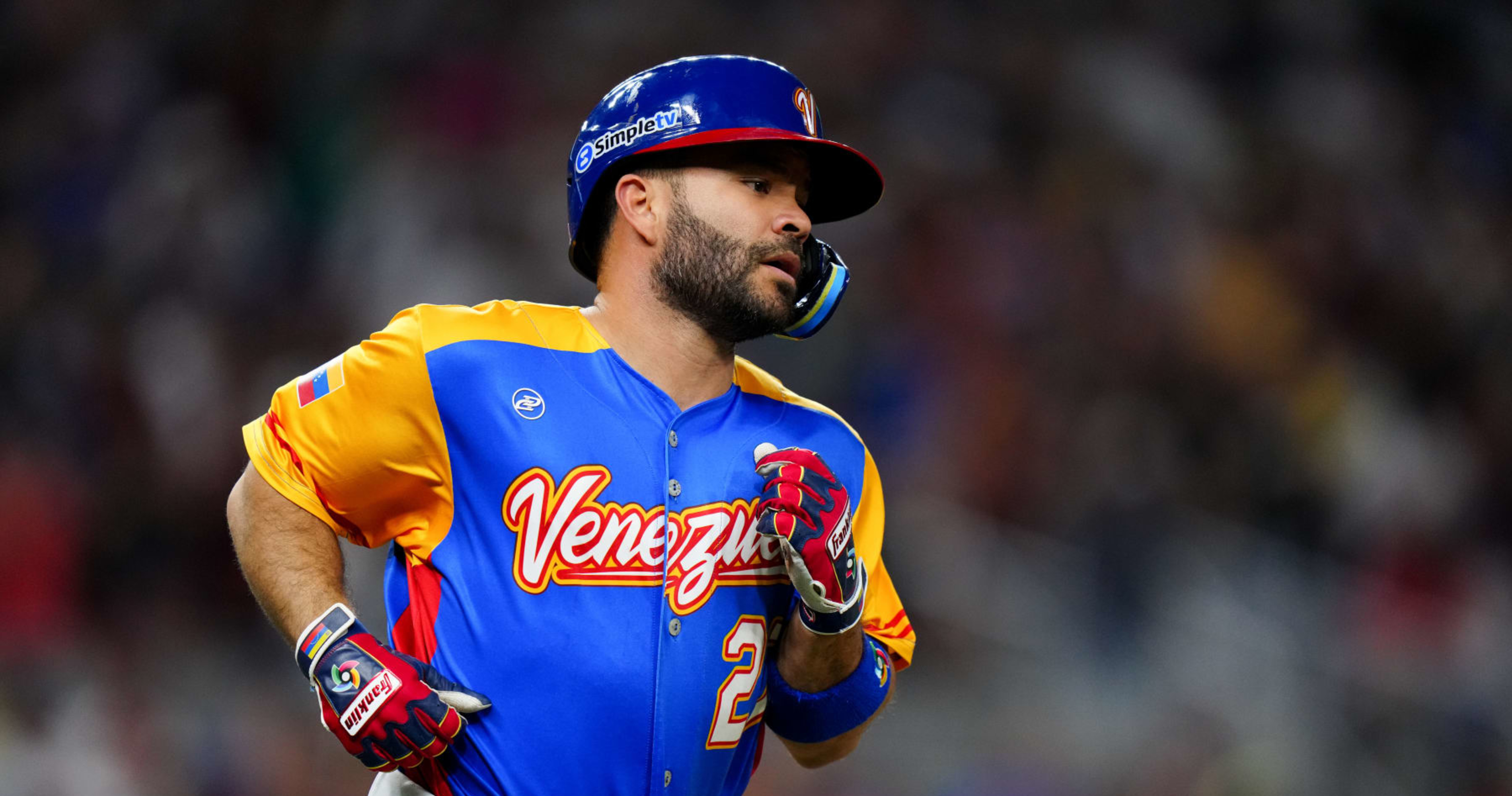 Astros' Altuve injured at World Baseball Classic, leaves game after getting  hit by pitch