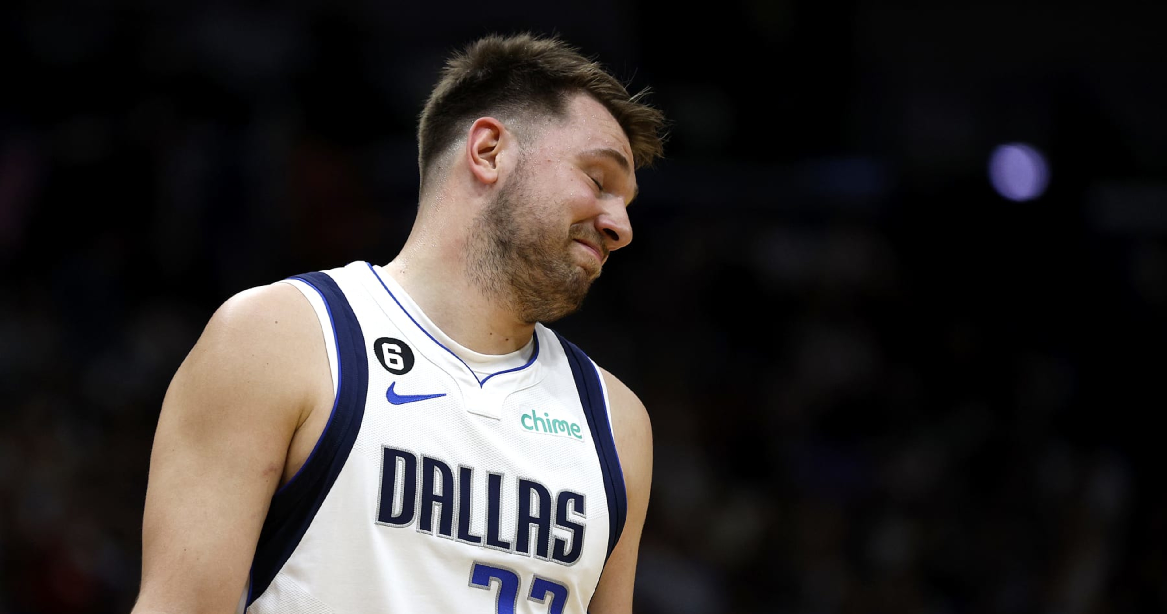 Mavs rookie Luka Doncic dealing with mild knee strain; listed as