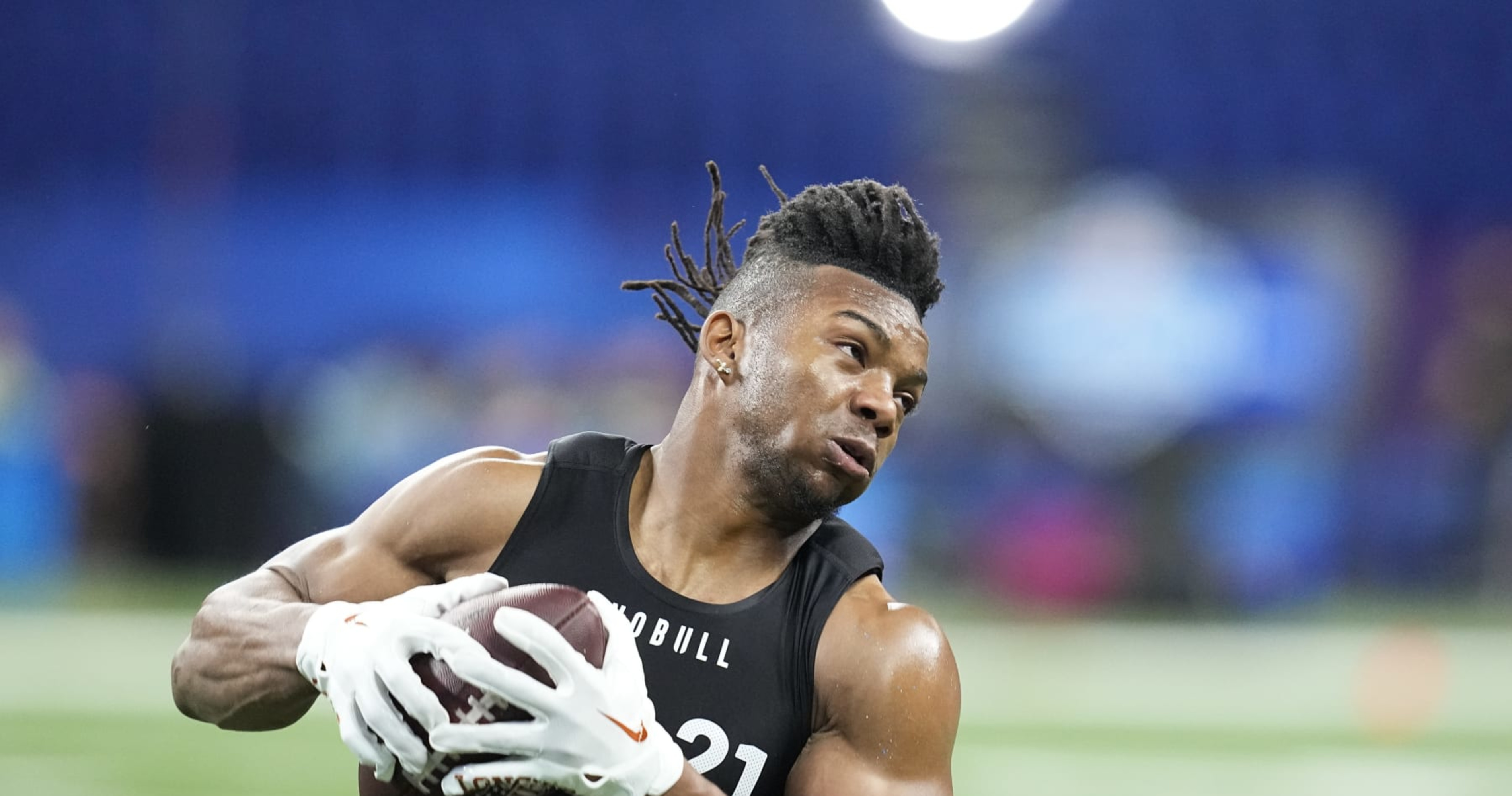 NFL Draft 2023: Should Eagles select running back Bijan Robinson