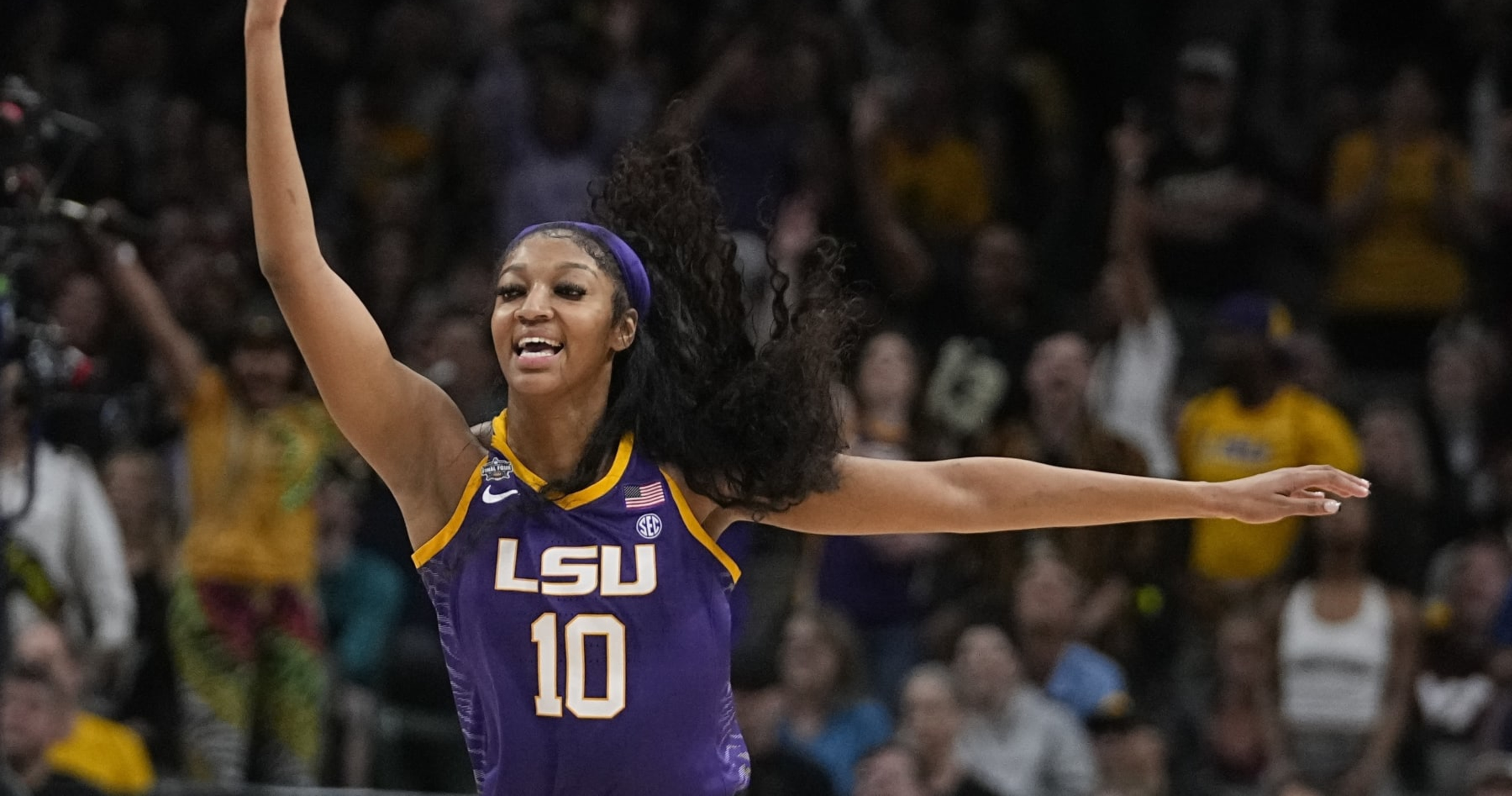 NFL stars join LSU Tigers in locker room celebration