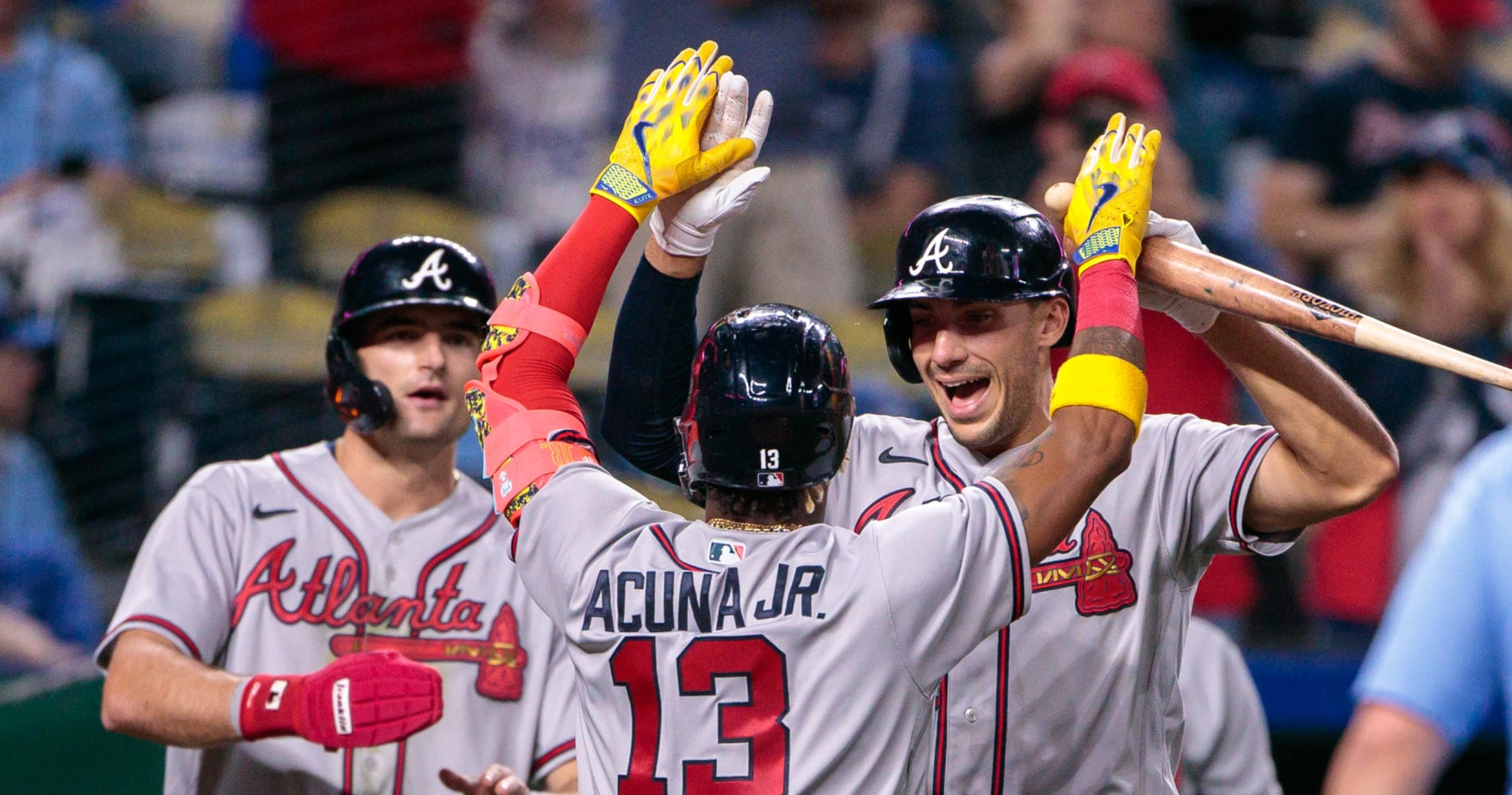 Braves' offense explodes for nine extra-base hits against Marlins
