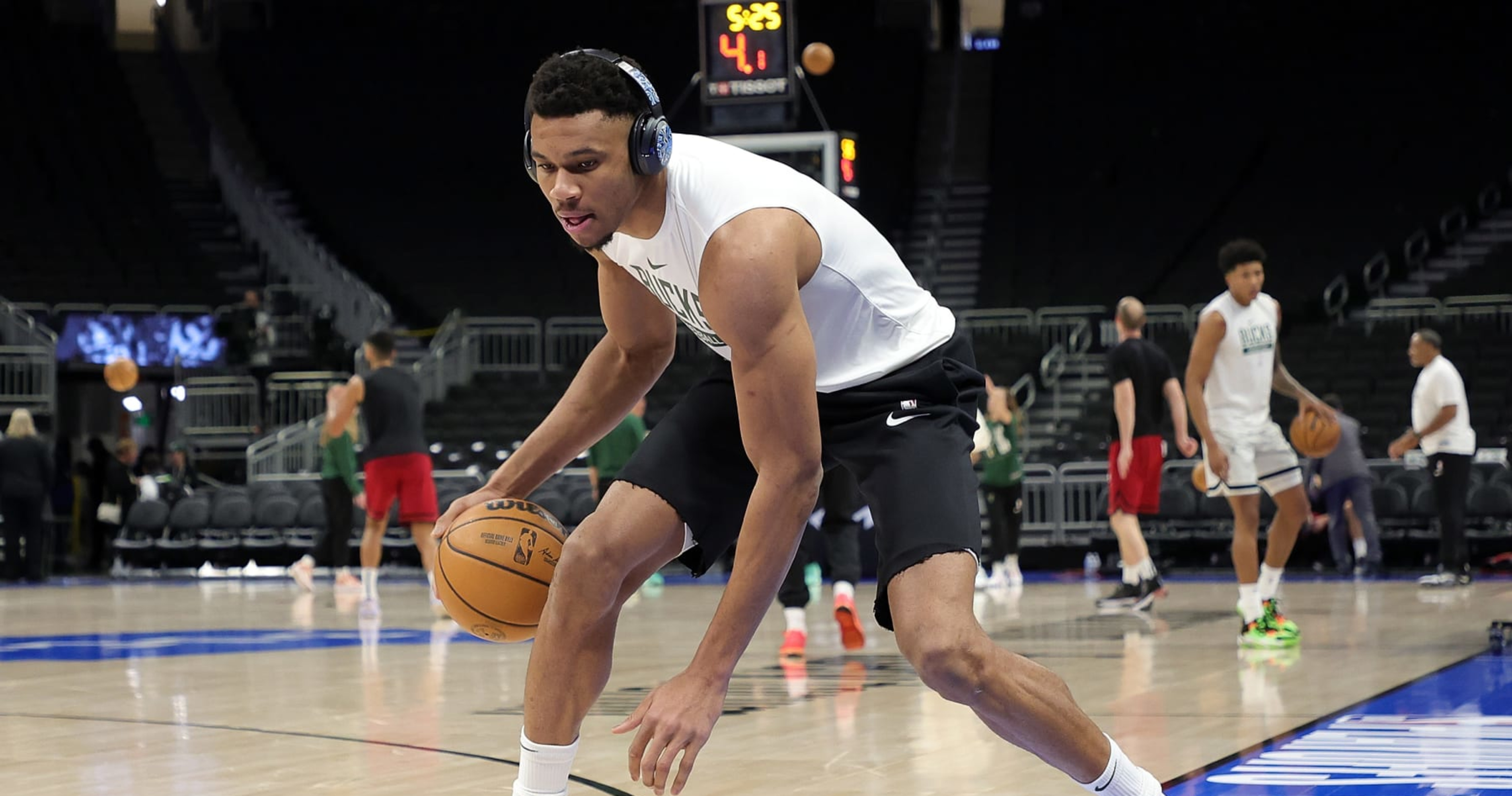 Giannis Antetokounmpo Is Making 'Progress' From Back Injury, Bucks ...